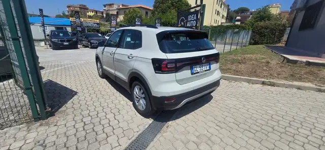 Volkswagen T-Cross view 6