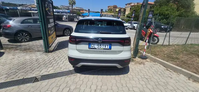 Volkswagen T-Cross view 5