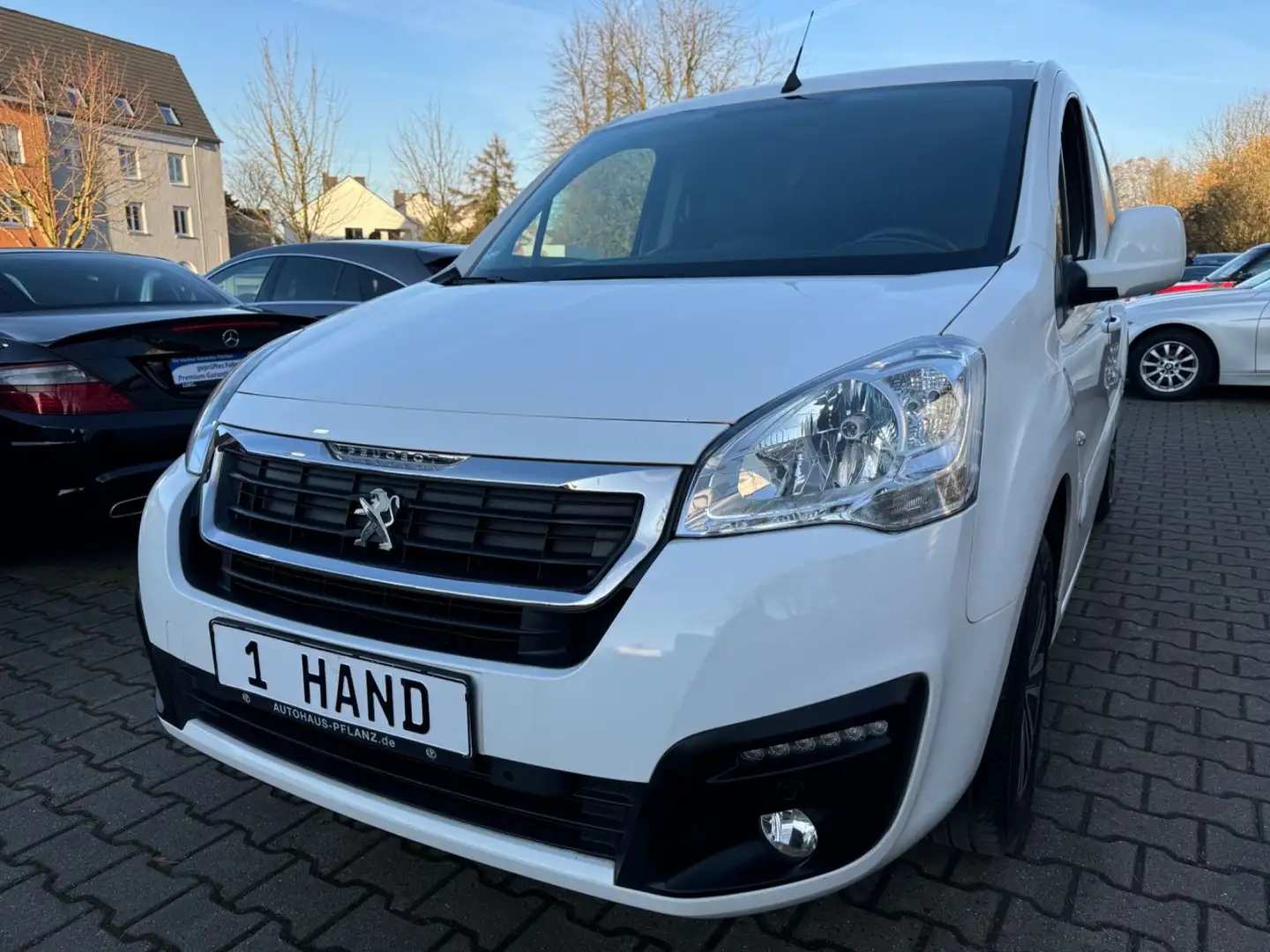 Peugeot Partner L2 Premium Avantage Edition/Lang/1.Hand/ Weiß - 2