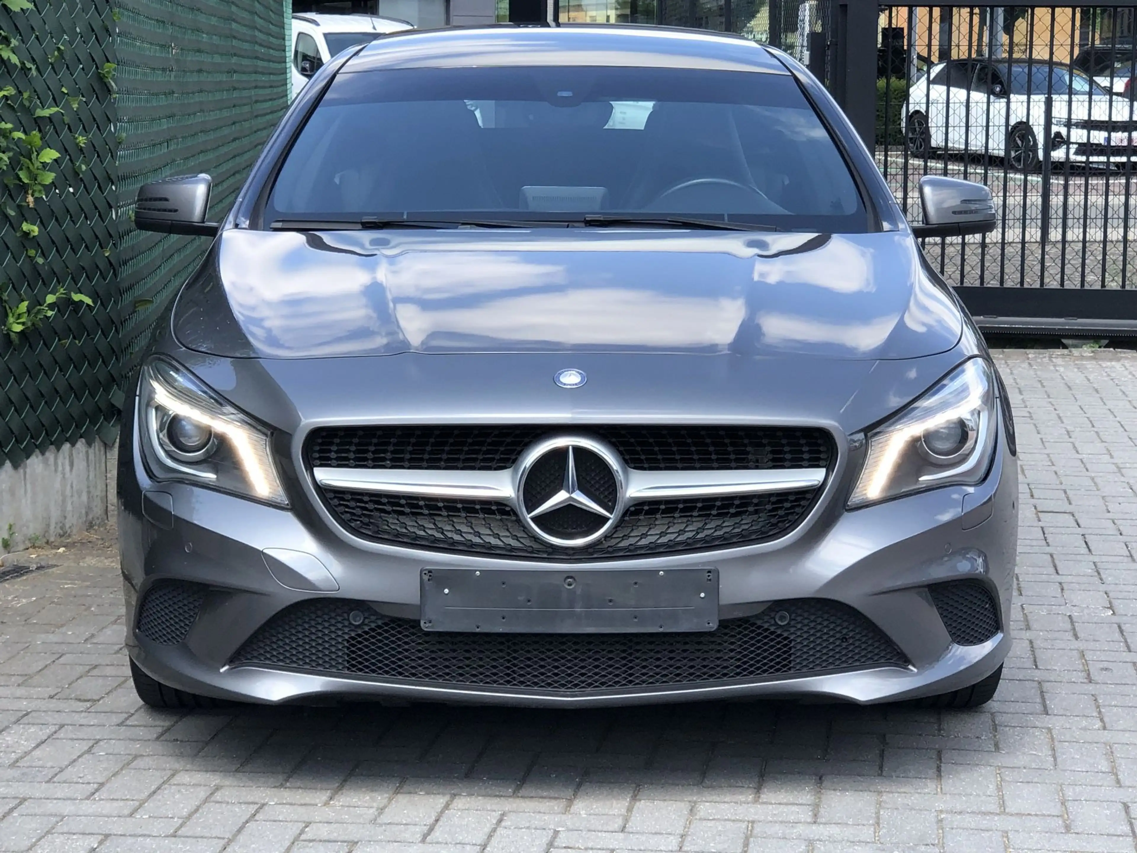 Mercedes-Benz CLA 200 Shooting Brake 200 d Urban *Navi*Pano*Trekhaak* — photo 2