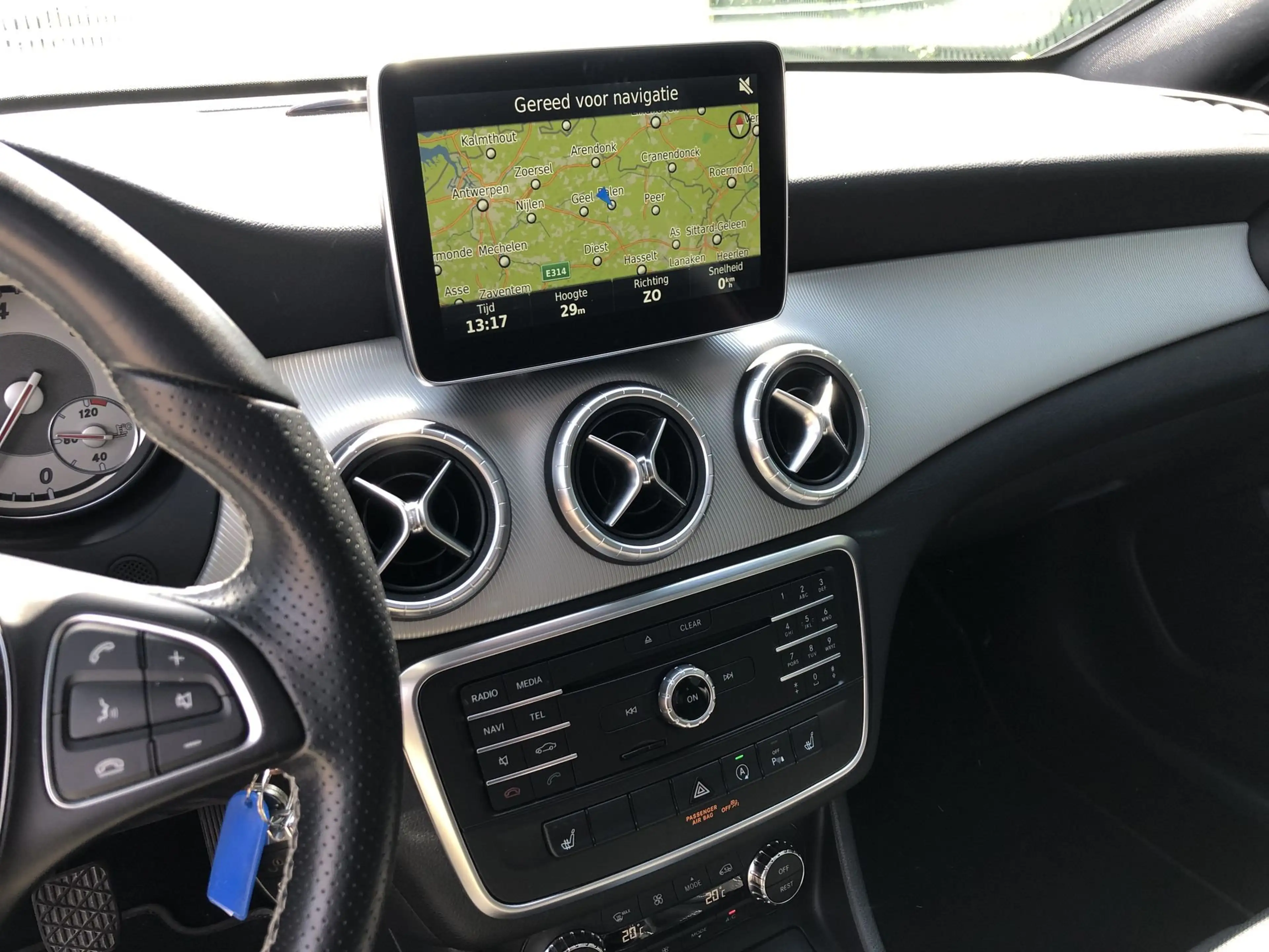 Mercedes-Benz CLA 200 Shooting Brake 200 d Urban *Navi*Pano*Trekhaak* — photo 15