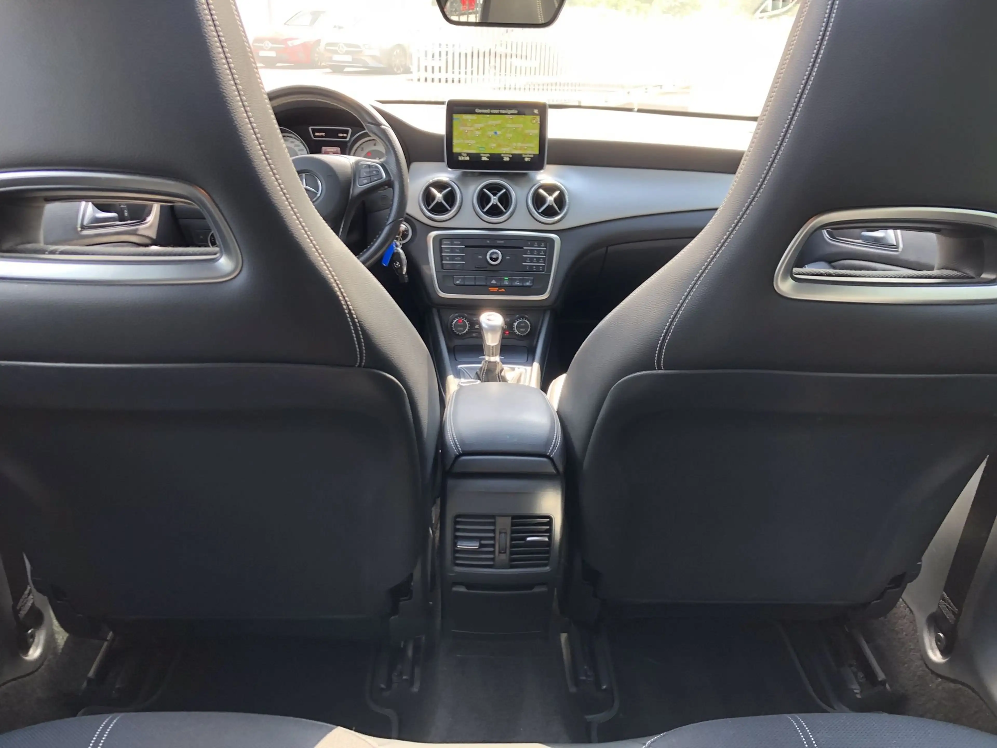 Mercedes-Benz CLA 200 Shooting Brake 200 d Urban *Navi*Pano*Trekhaak* — photo 13