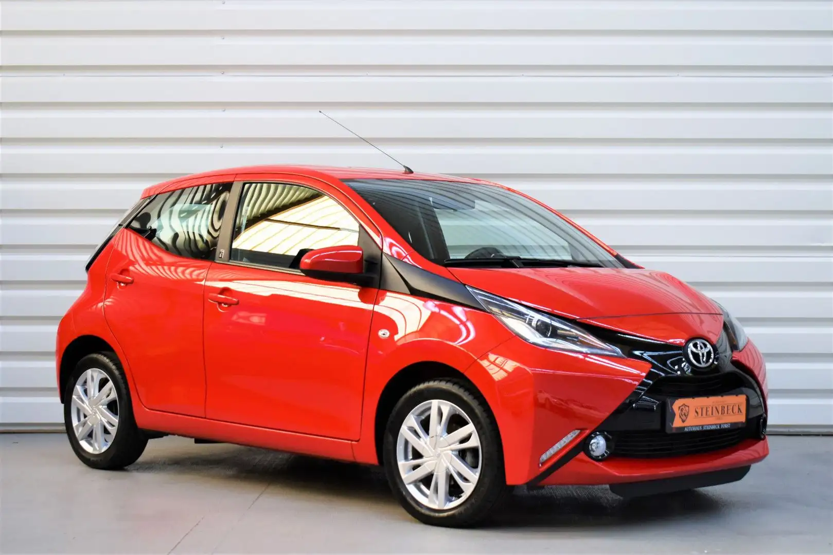 Toyota Aygo X Team D+1.Hand+25.300KM+Kamera+Klima Roşu - 1
