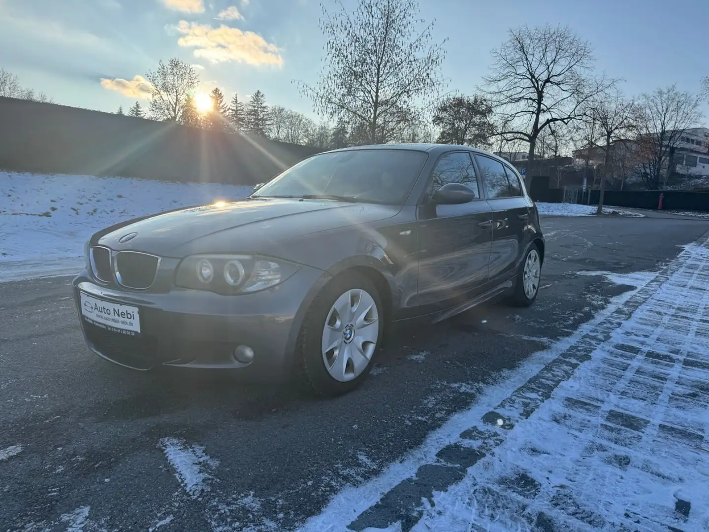 BMW 120 d Limousine*M-Paket*Volleder*Display*Alu* Schwarz - 2