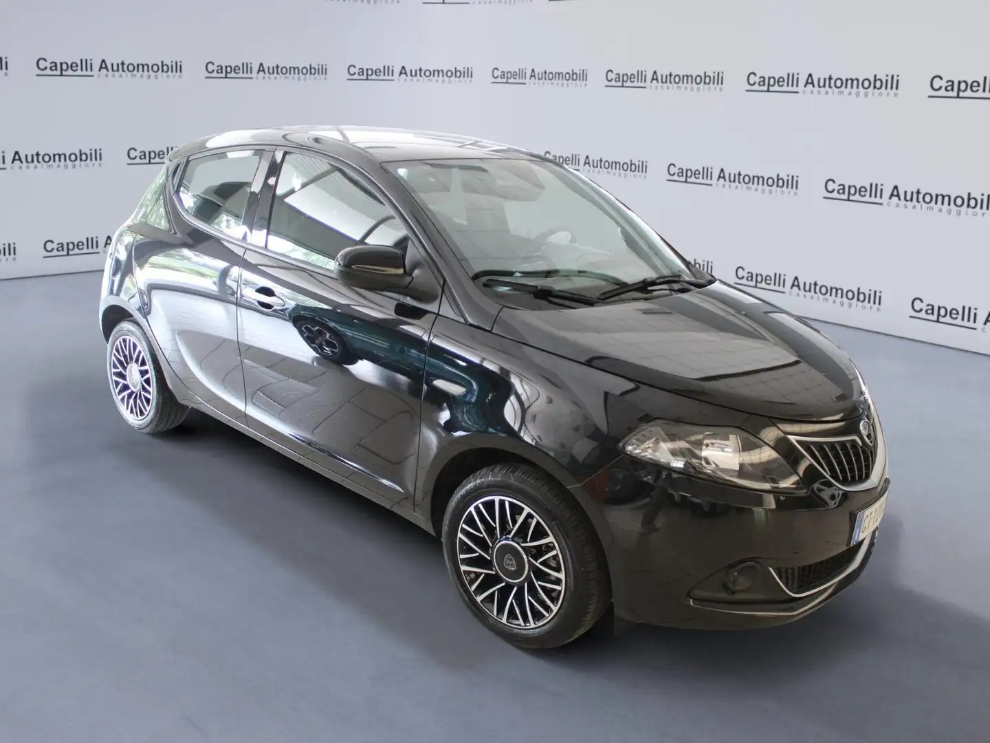 Lancia Ypsilon 1.0 FireFly 5 porte S&S Hybryd Gold Nero - 2