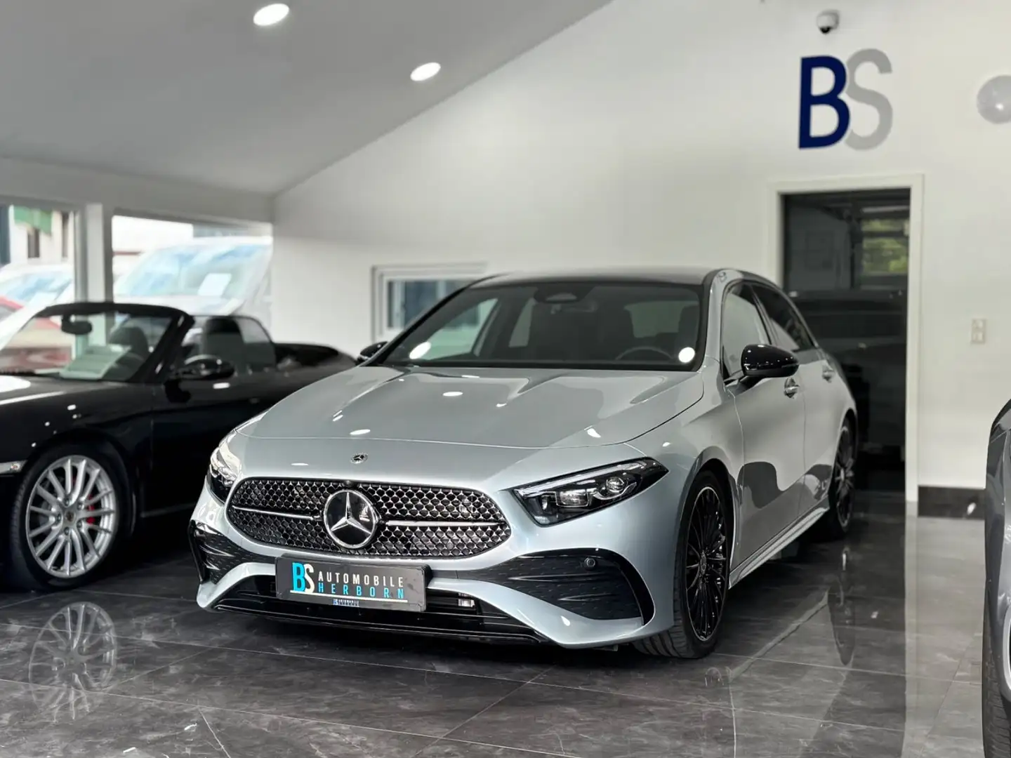 Mercedes-Benz A 200 A200d AMG-Line/Pano/Memory/Kamera/schw.AHK Silber - 2
