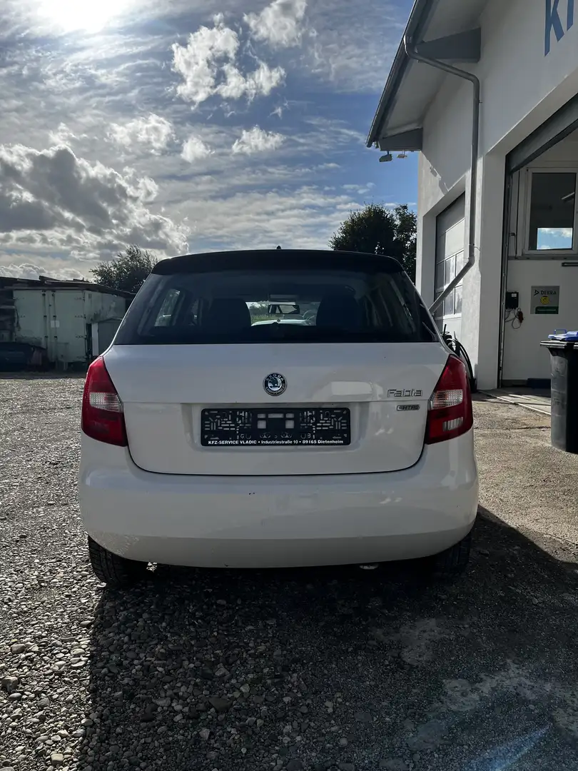 Skoda Fabia Fabia II Fließheck 1.2 HTP Classic Weiß - 2