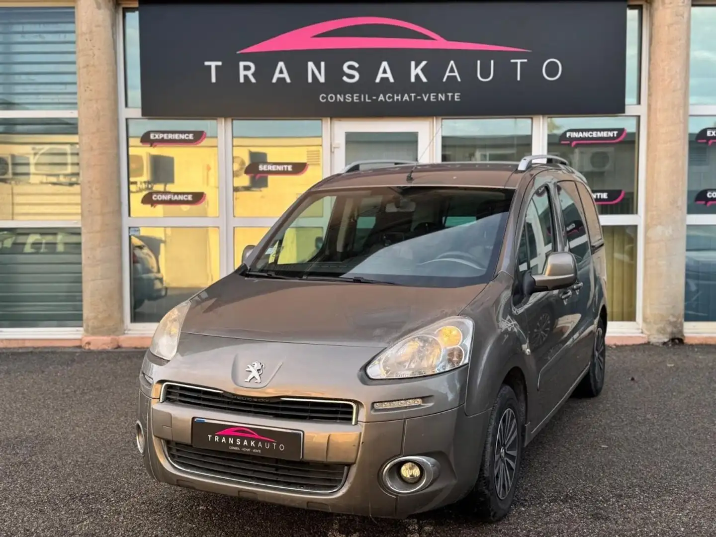 Peugeot Partner TEPEE 1.6 HDi FAP 90ch Style Weiß - 1