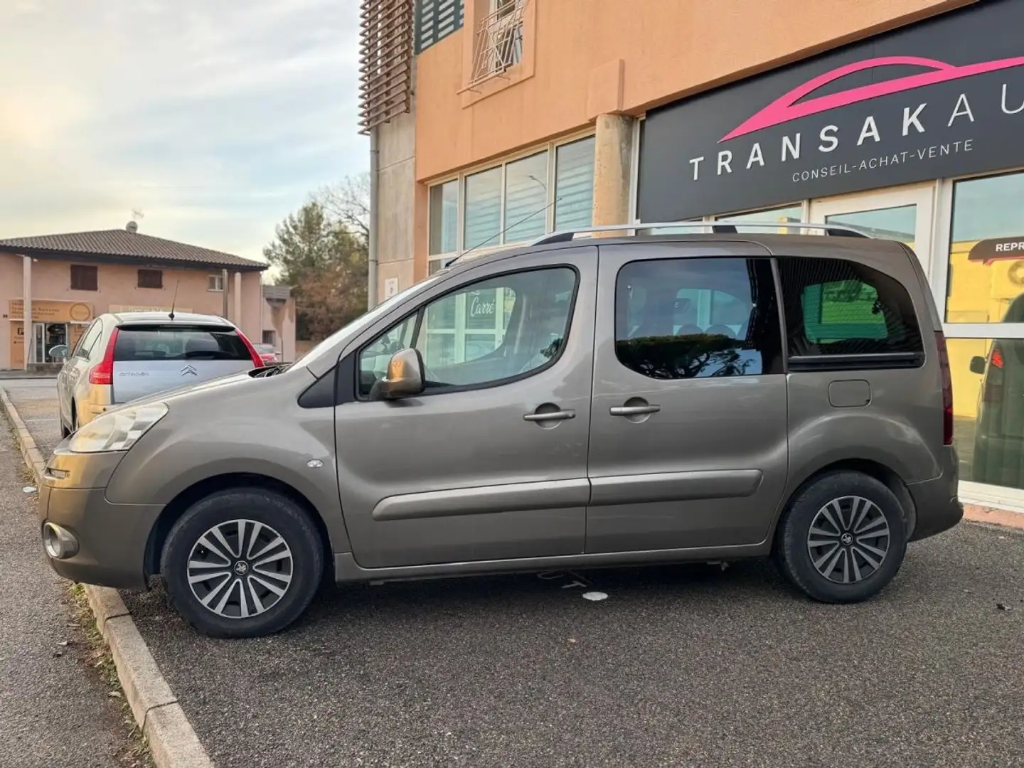 Peugeot Partner TEPEE 1.6 HDi FAP 90ch Style Weiß - 2