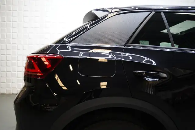 Volkswagen T-Roc view 9