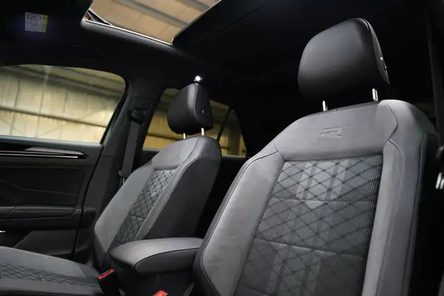 Volkswagen T-Roc view 15