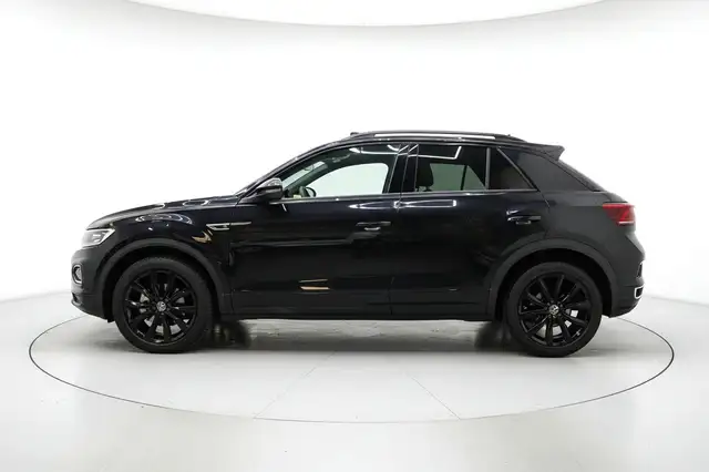 Volkswagen T-Roc view 5