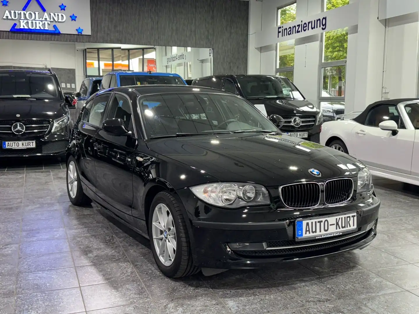 BMW 116 i*Klima*Alu*AHK*1.Hand*Advantage Paket Schwarz - 1