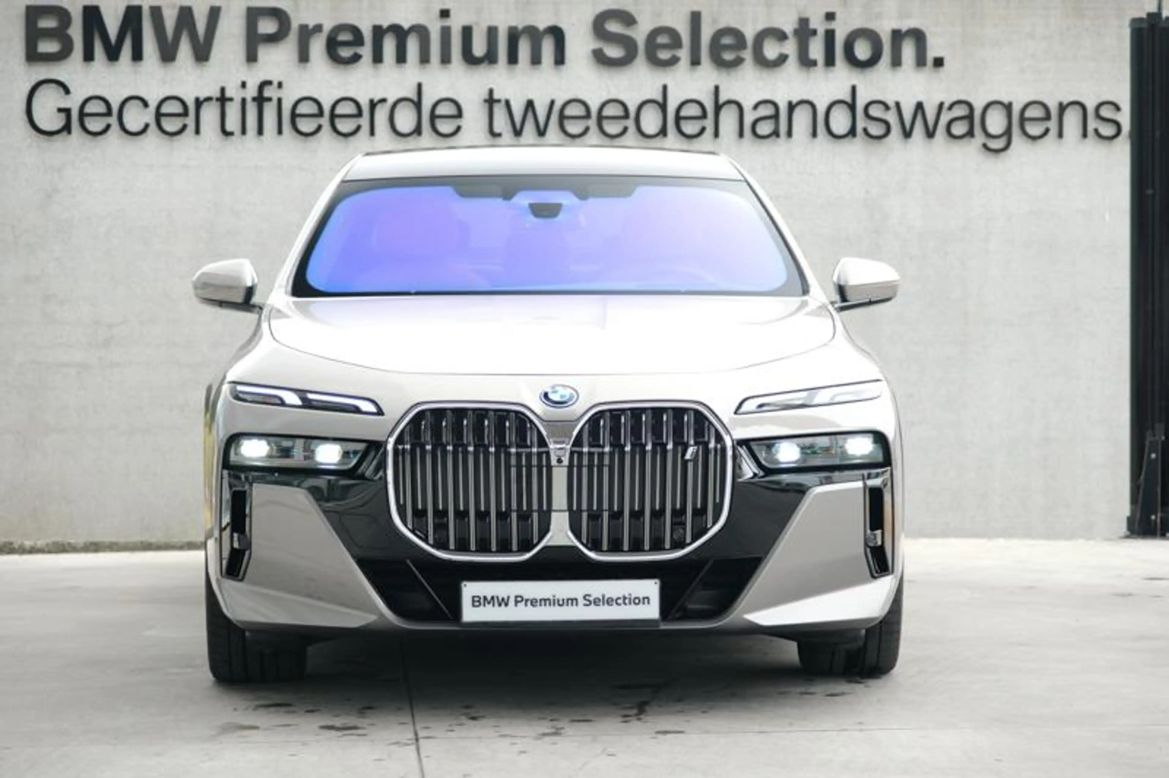 BMW i7 i7 eDrive50 M Sport | THEATRE SCREEN | ICONIC GLOW — photo 2