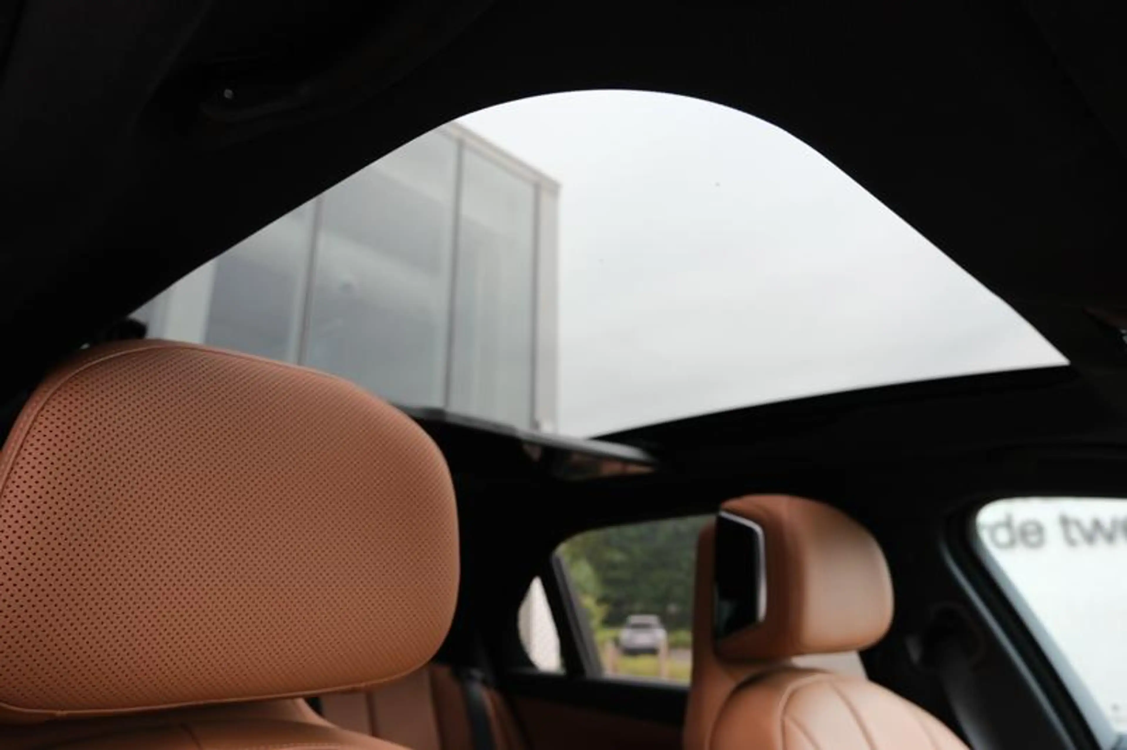 BMW i7 i7 eDrive50 M Sport | THEATRE SCREEN | ICONIC GLOW — photo 13