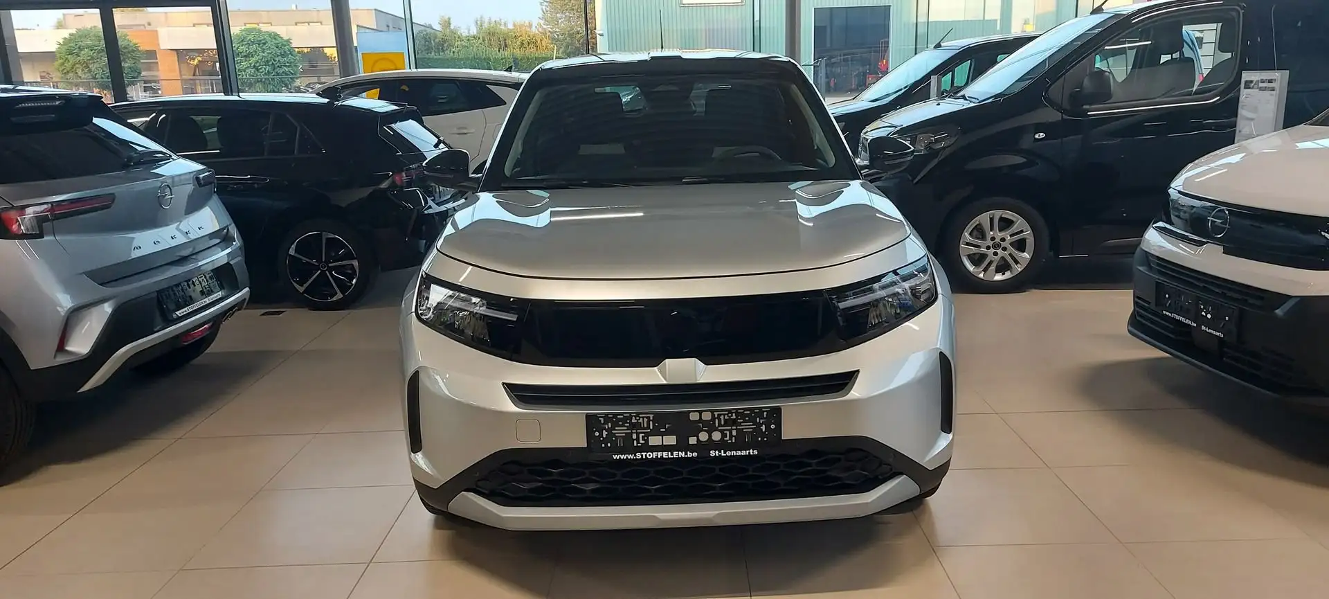 Opel Frontera ELECTRIC 44 kWh 113PK GS  Navi, Camera Demo Argent - 2