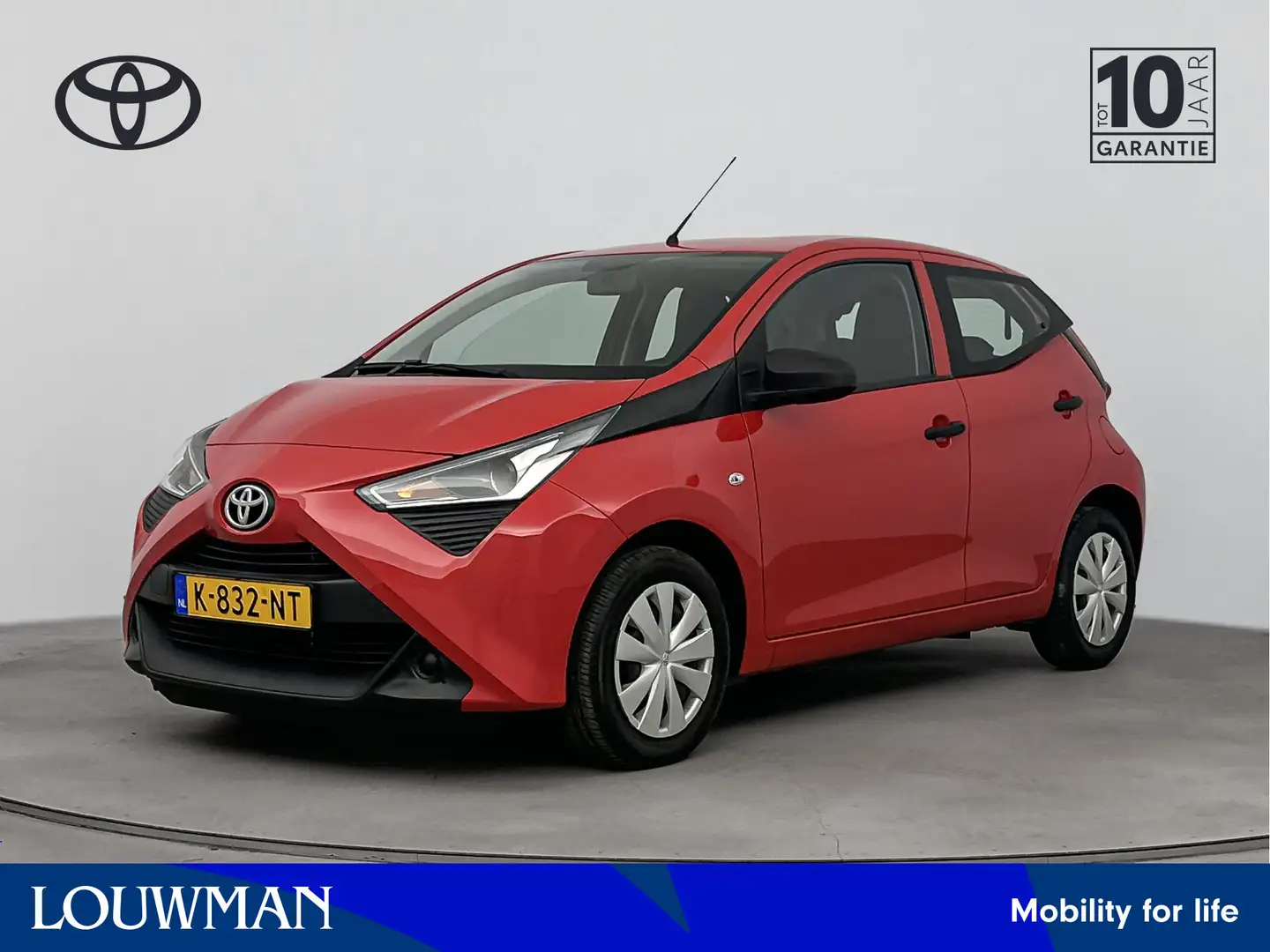 Toyota Aygo 1.0 VVT-i x-fun | Airco | Bluetooth carkit | USB | Rot - 1