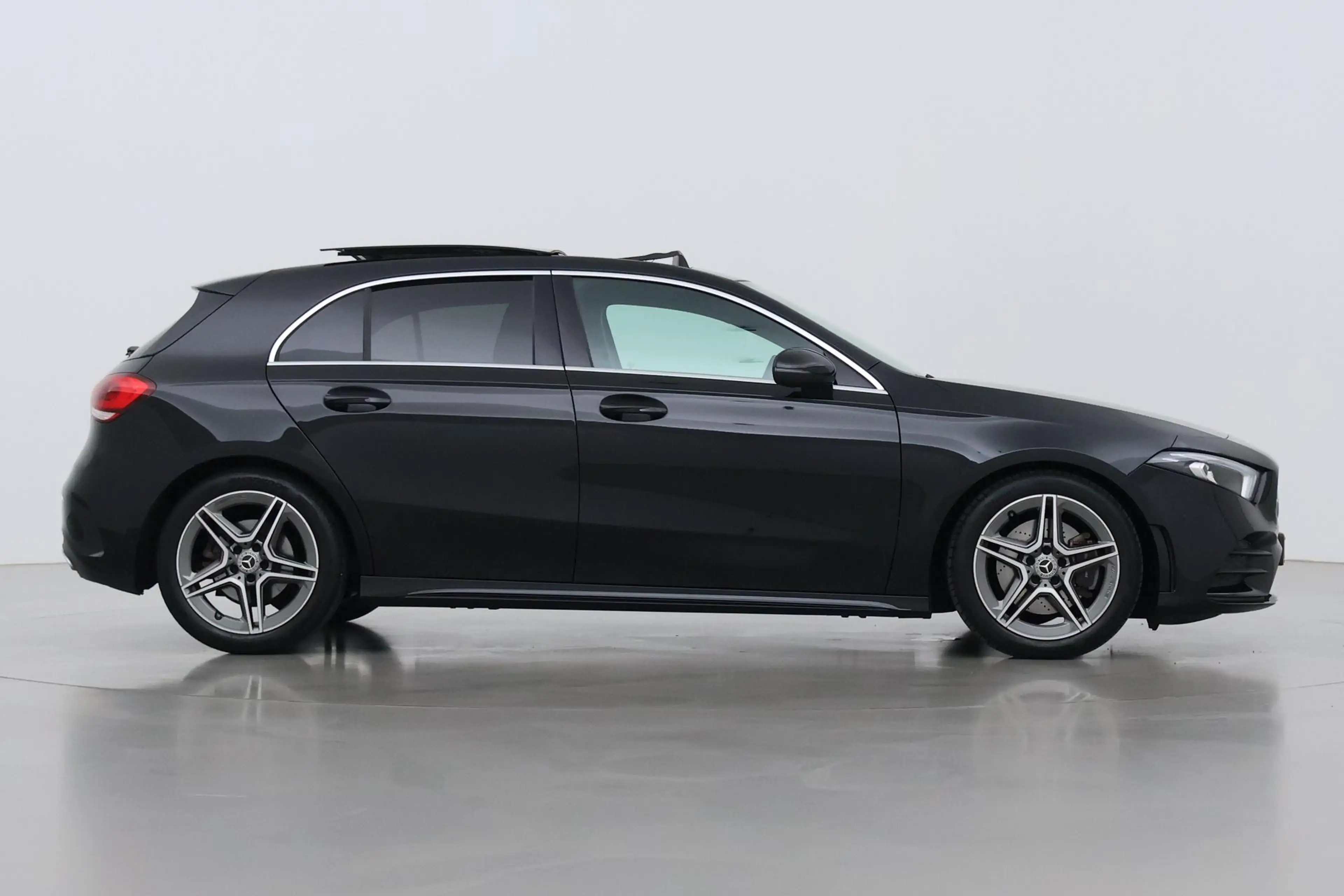 Mercedes-Benz A 220 Premium | Panoramadak | ACC | AMG Line | Stoelverw — photo 10