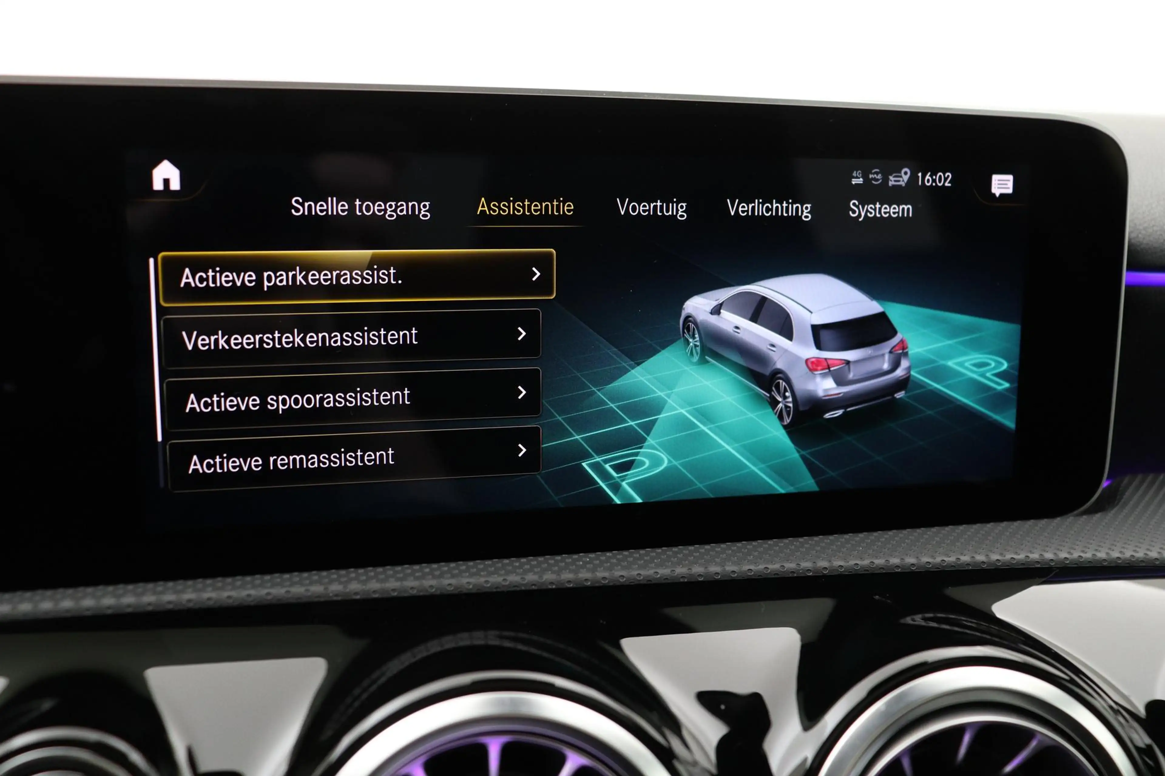 Mercedes-Benz A 220 Premium | Panoramadak | ACC | AMG Line | Stoelverw — photo 13