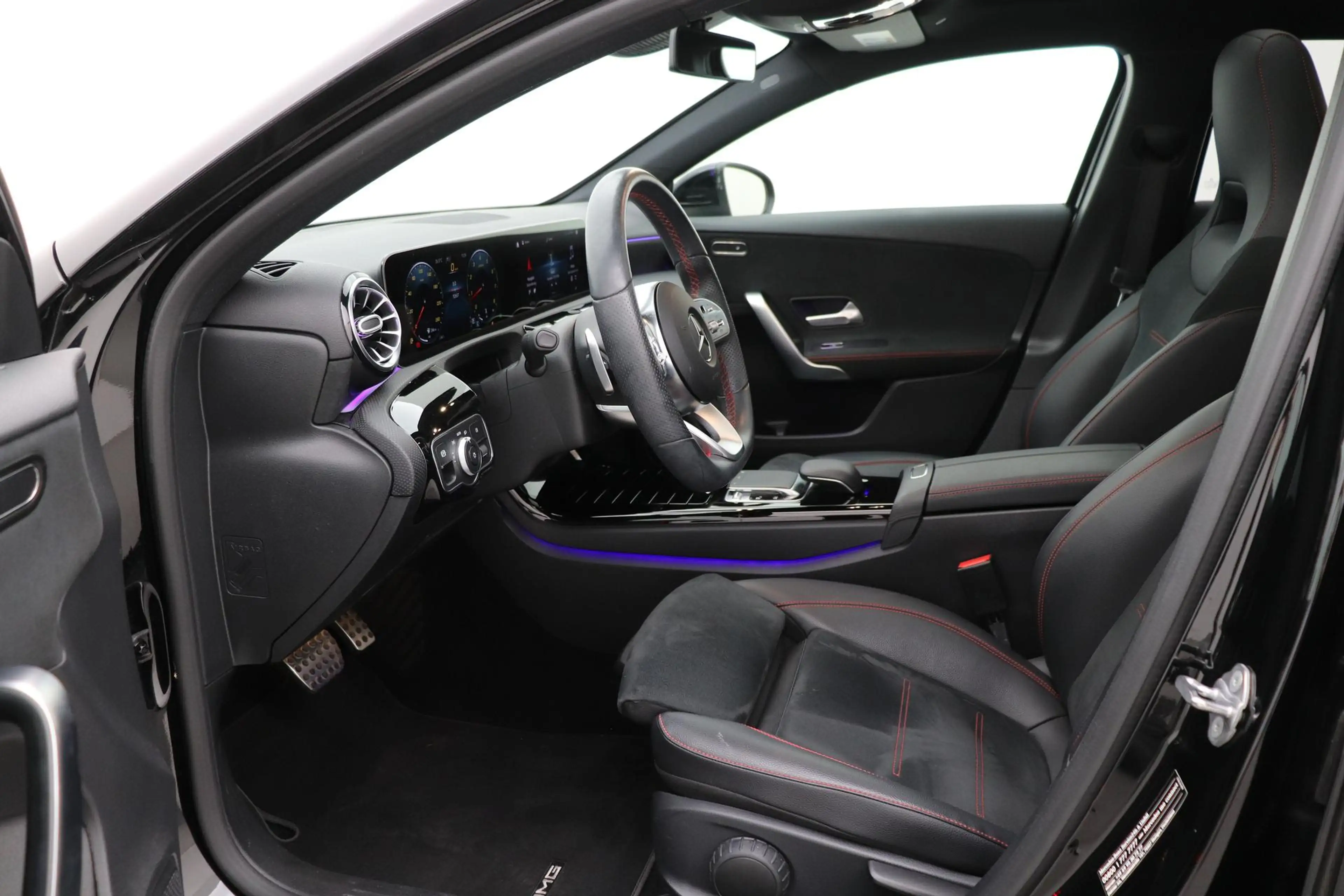Mercedes-Benz A 220 Premium | Panoramadak | ACC | AMG Line | Stoelverw — photo 3