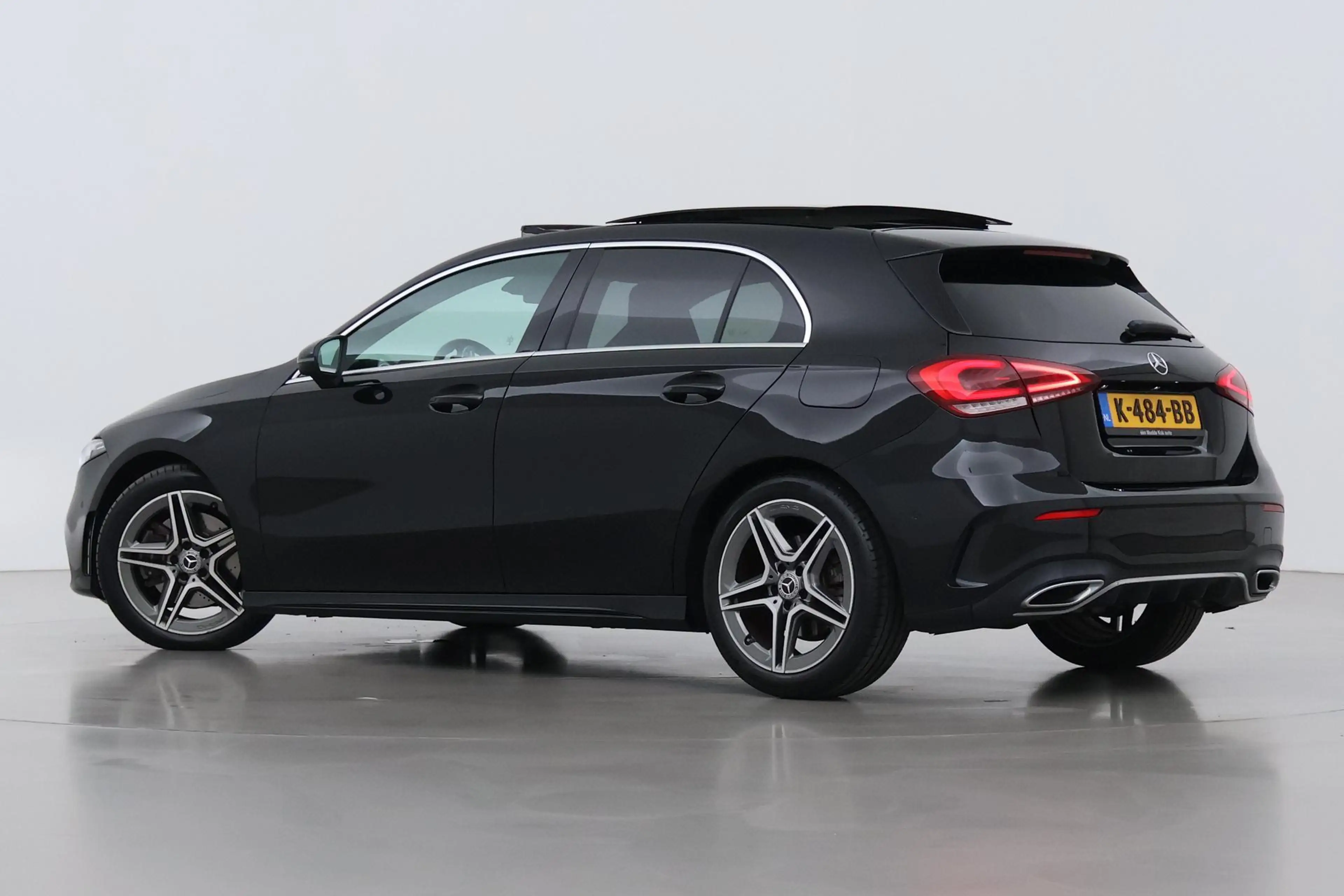 Mercedes-Benz A 220 Premium | Panoramadak | ACC | AMG Line | Stoelverw — photo 2