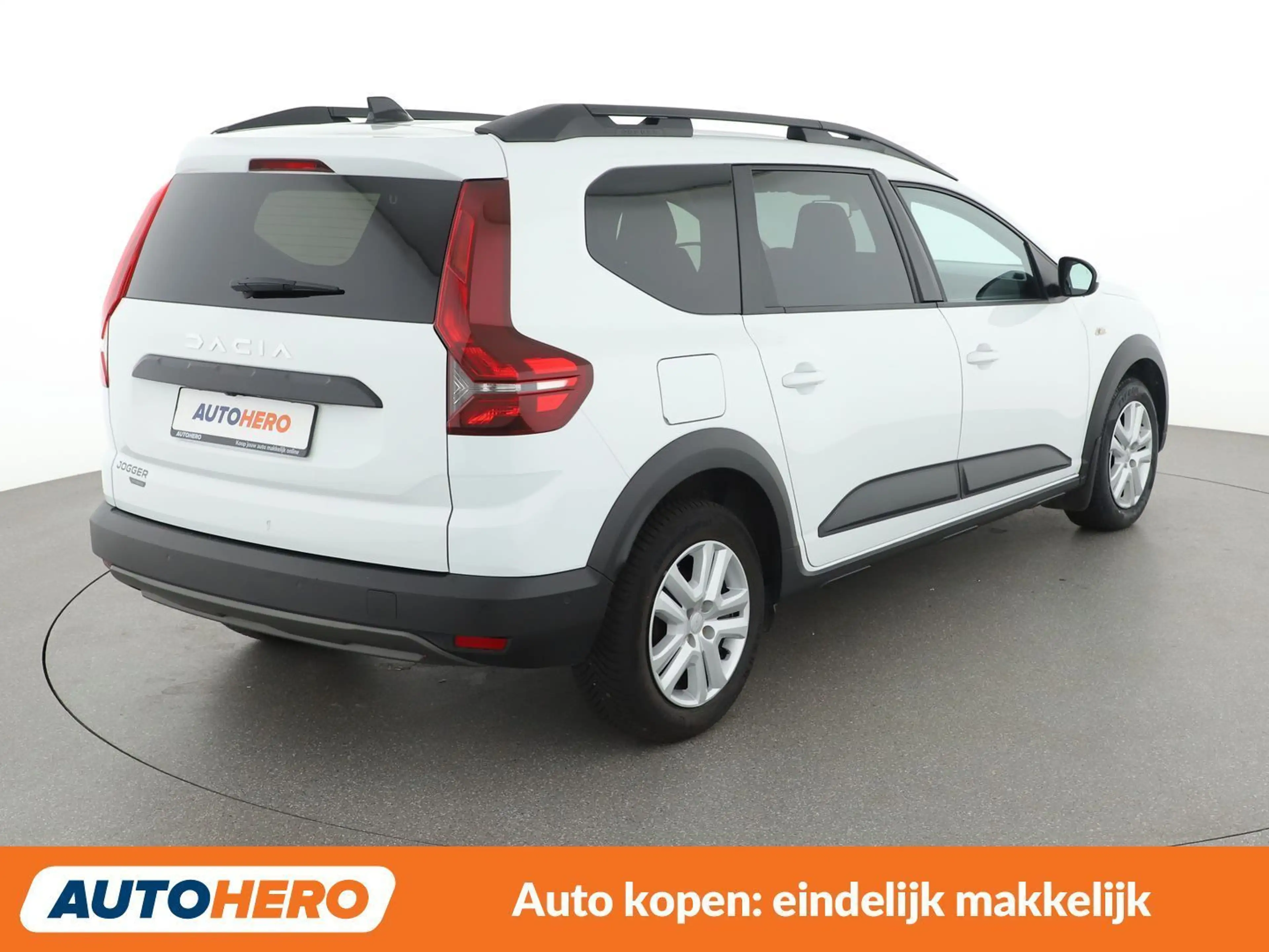 Dacia Jogger 1.6 Hybrid E-Tech Expression — photo 6