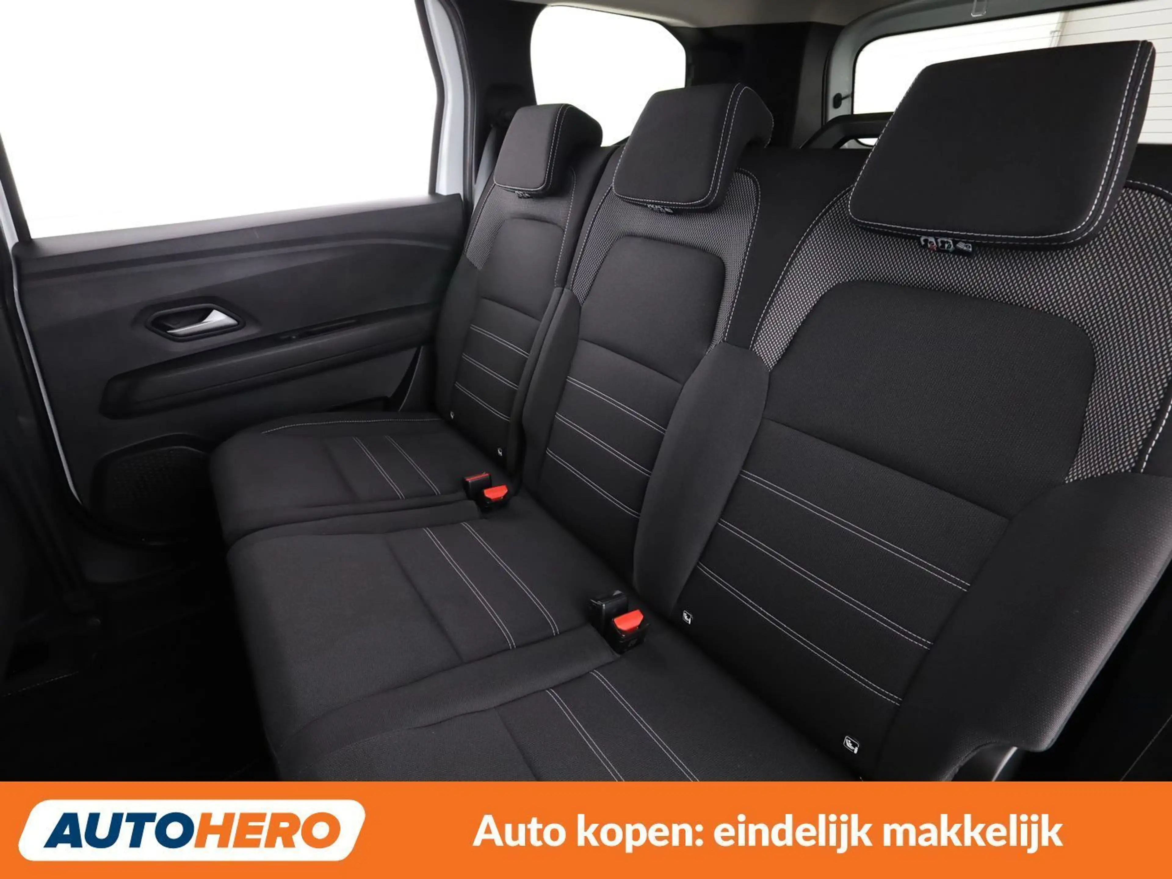 Dacia Jogger 1.6 Hybrid E-Tech Expression — photo 14