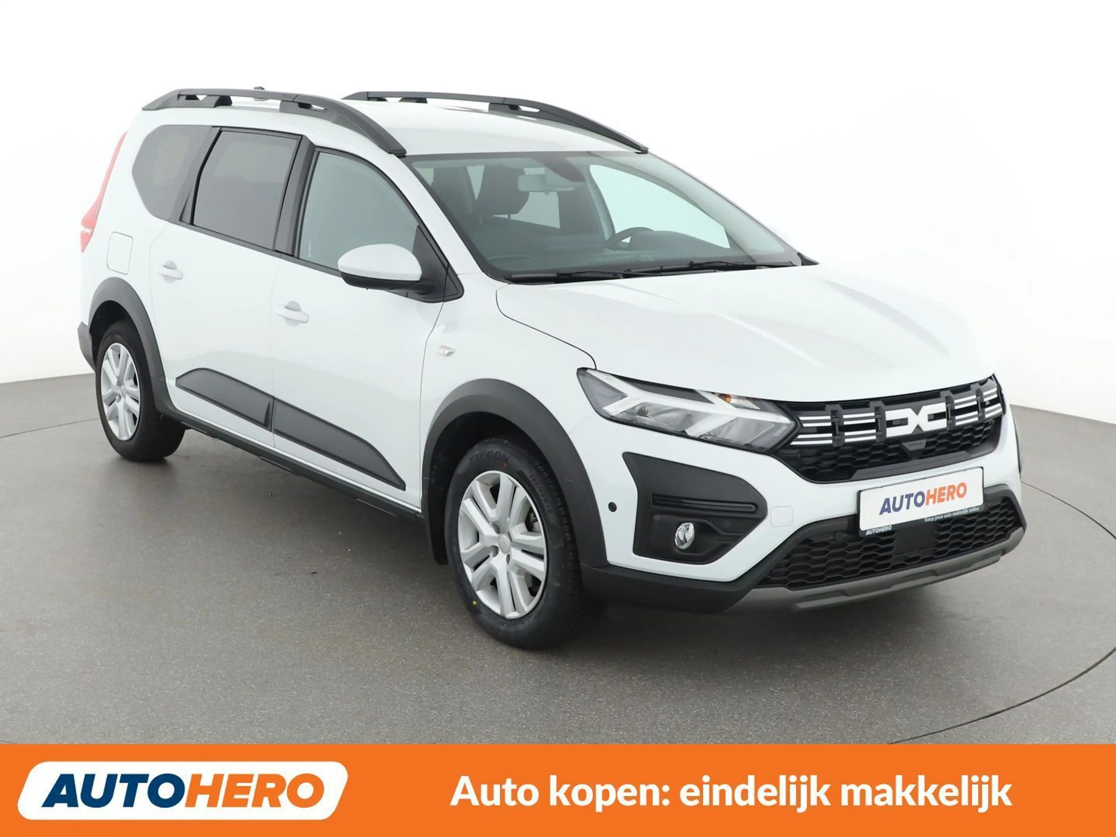 Dacia Jogger 1.6 Hybrid E-Tech Expression — photo 8