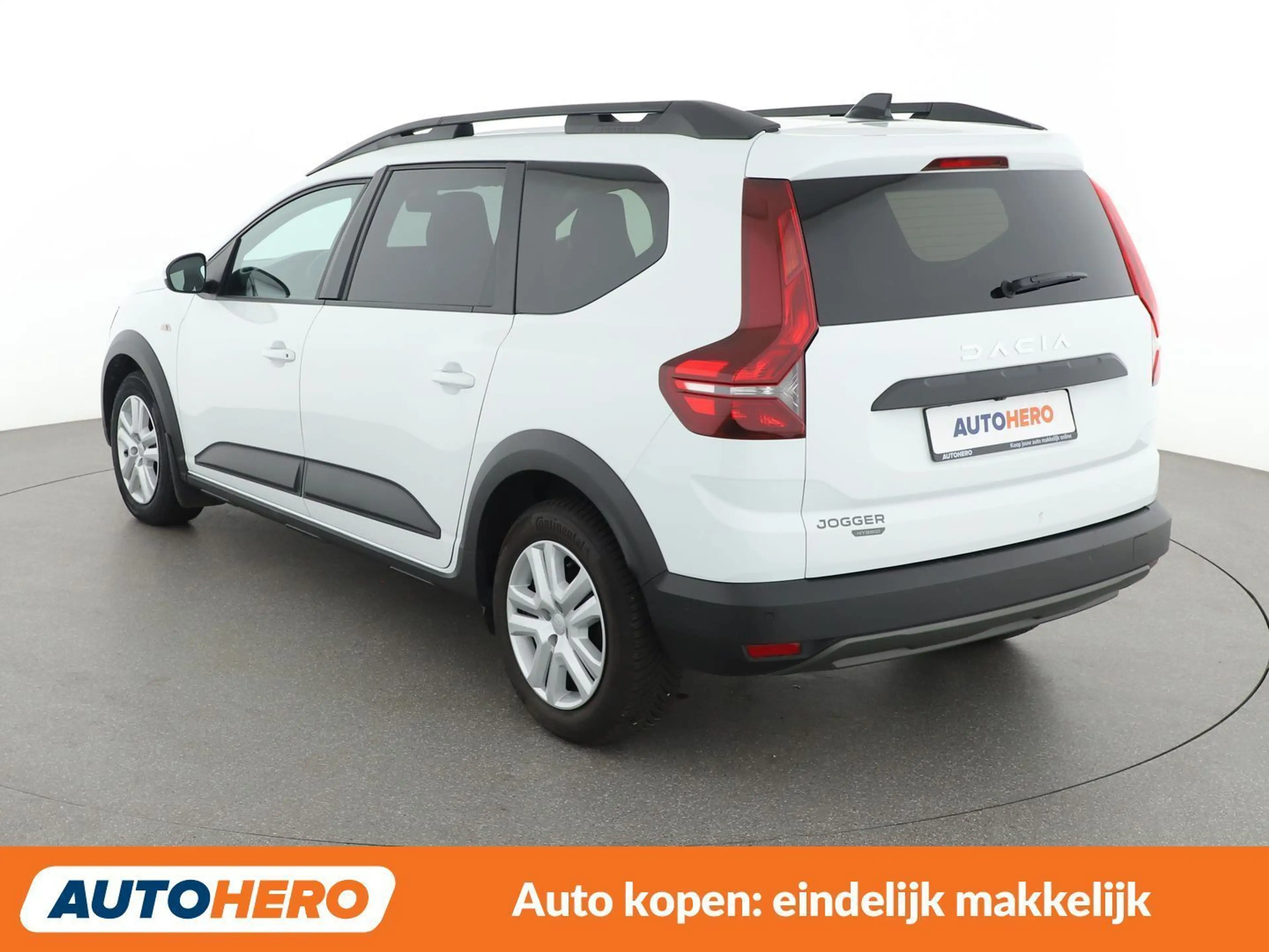 Dacia Jogger 1.6 Hybrid E-Tech Expression — photo 4