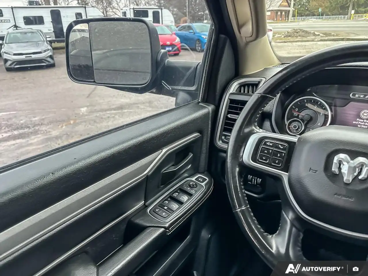 RAM 2500 снимка RAM 2500