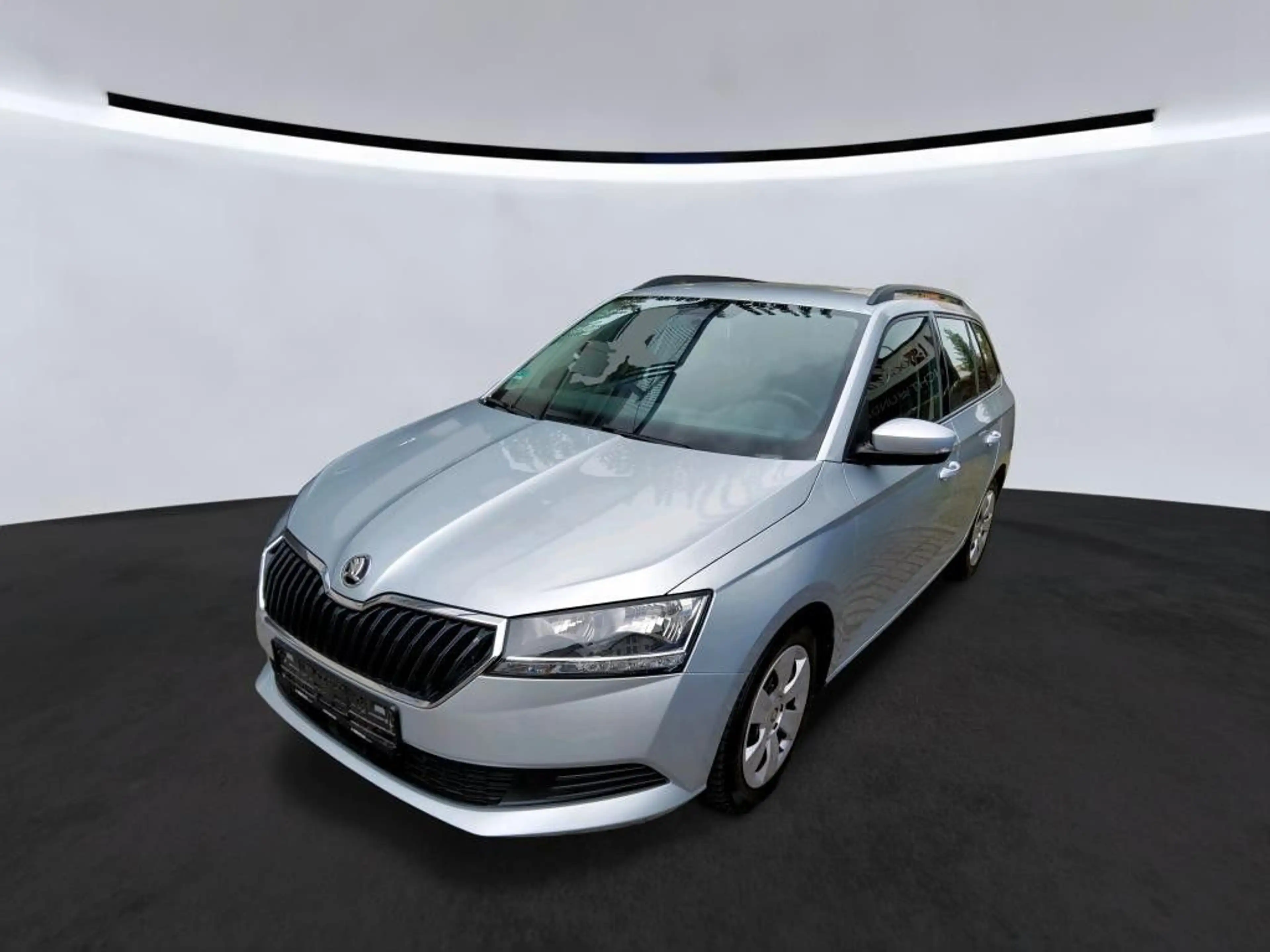 Skoda Fabia 1.0 TSI DSG Combi Ambition*NAVI*CARPLAY* — photo 2