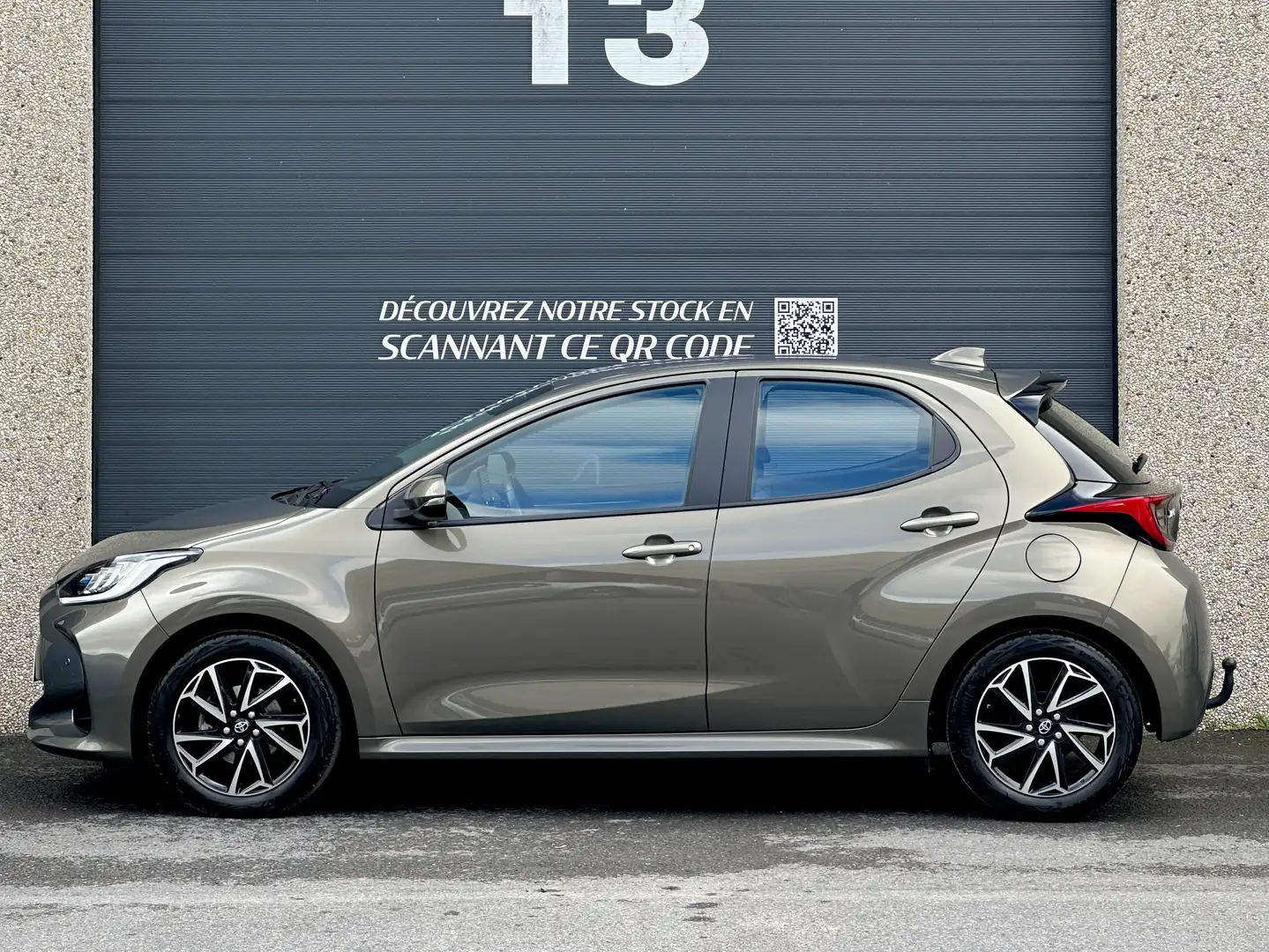 Toyota Yaris Yaris 1.5i Iconic / Automatique / Caméra / LED Bruin - 2