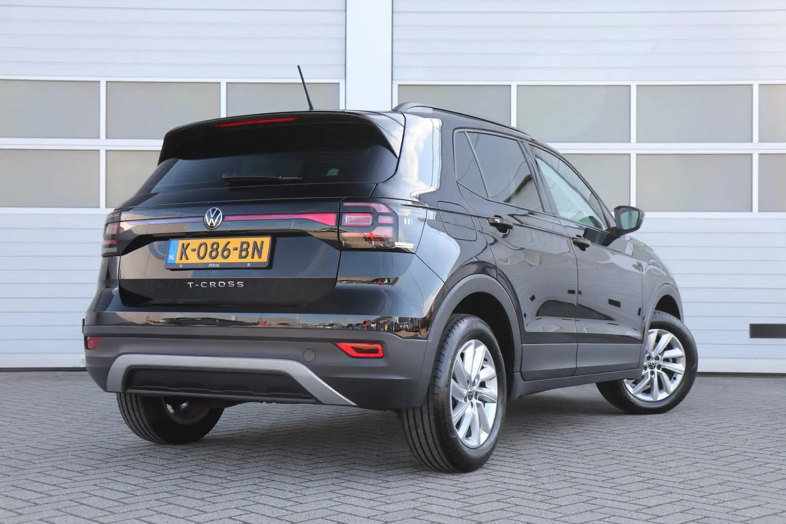 Volkswagen T-Cross 1.0 TSI 95pk Life Business | Navigatie | Climate C Noir - 2