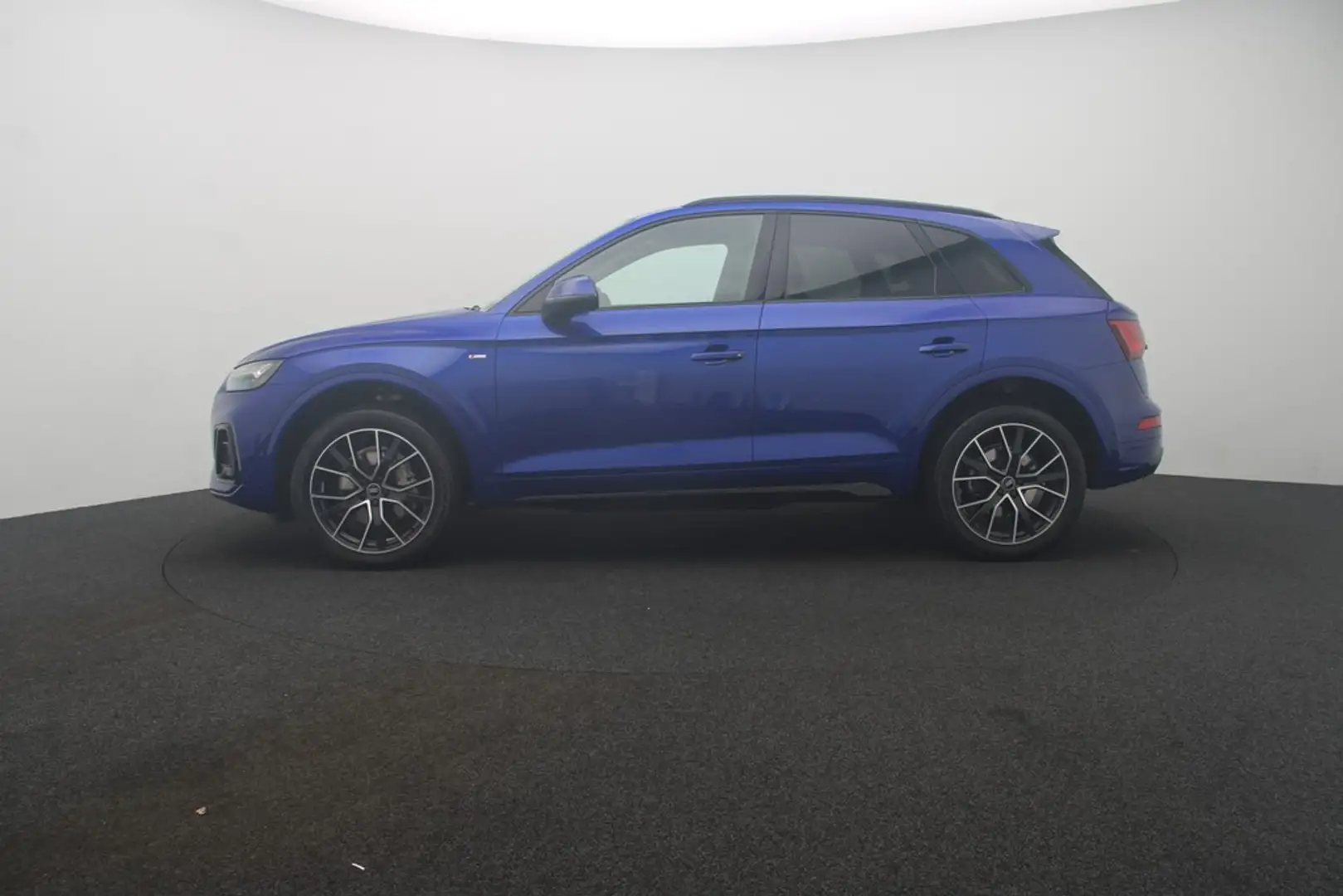 Audi Q5 40 TDI quattro S line LED Navi B&O AHK Pano Blau - 2