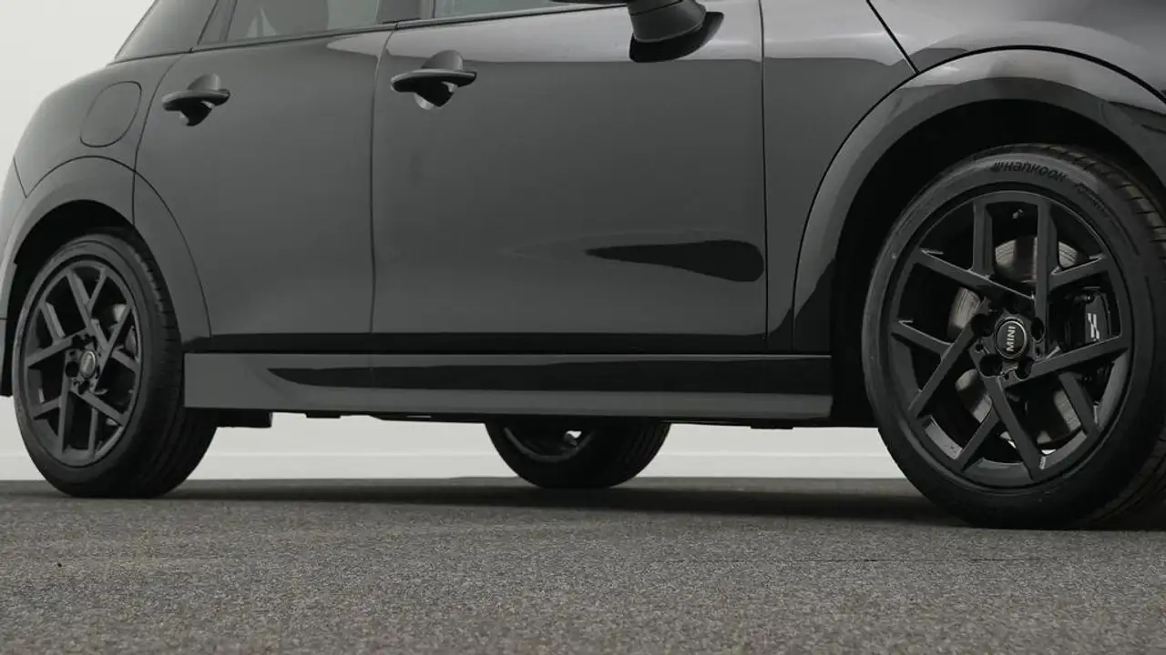 MINI Cooper S John Cooper Works Trim 21