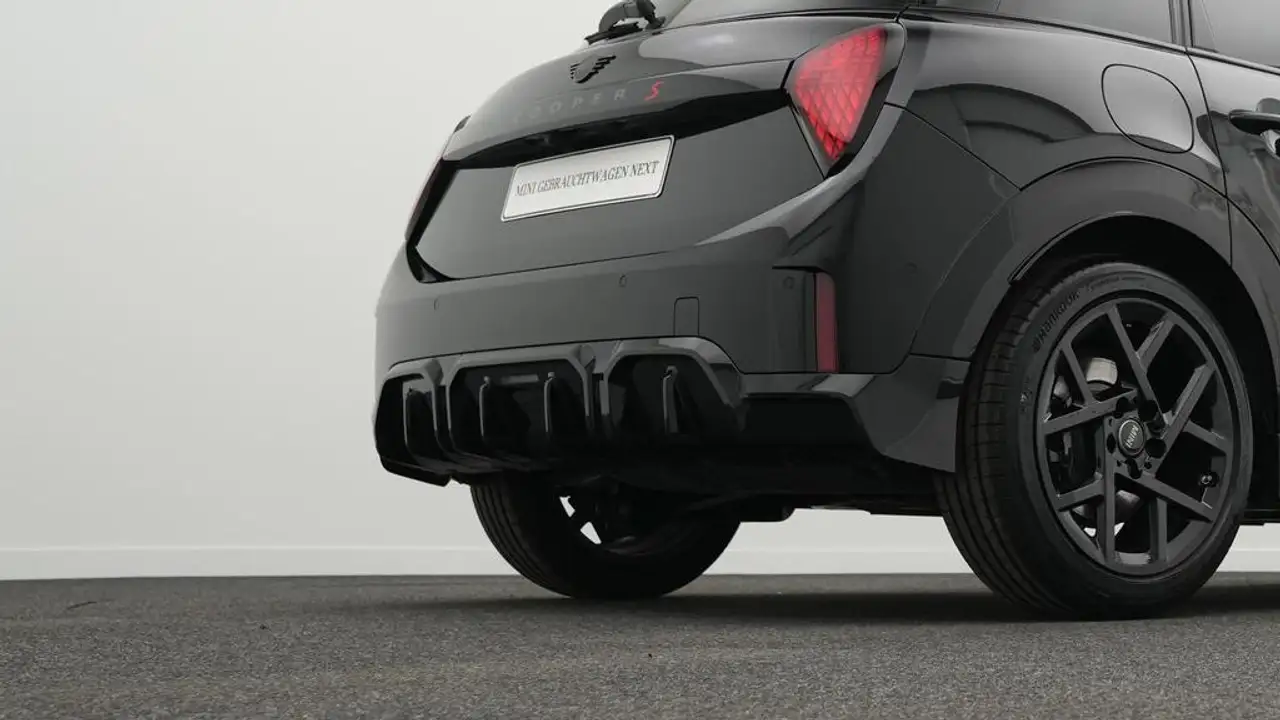MINI Cooper S John Cooper Works Trim 19