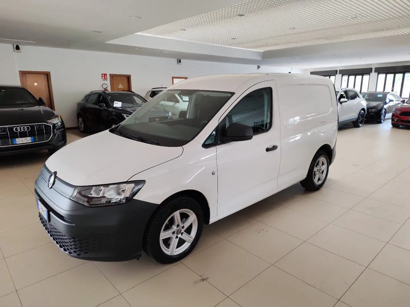 Volkswagen Caddy 2.0TDI 102cv Furgone DAB Sensori Portata 723Kg 16” Bianco - 1