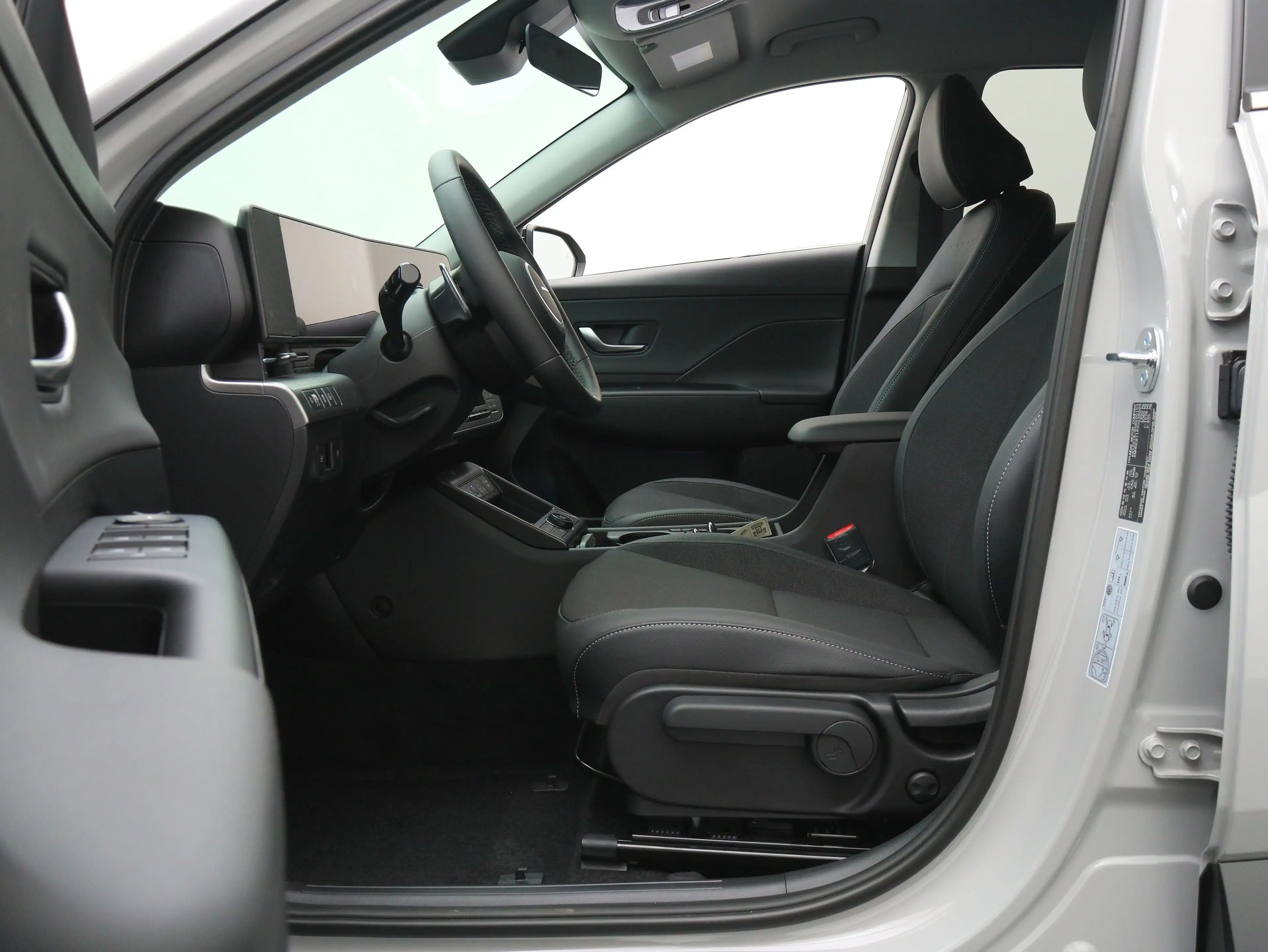 Hyundai KONA 1.6 GDI HEV Comfort Plus (Cyber Gray / Phantom Bla — photo 14