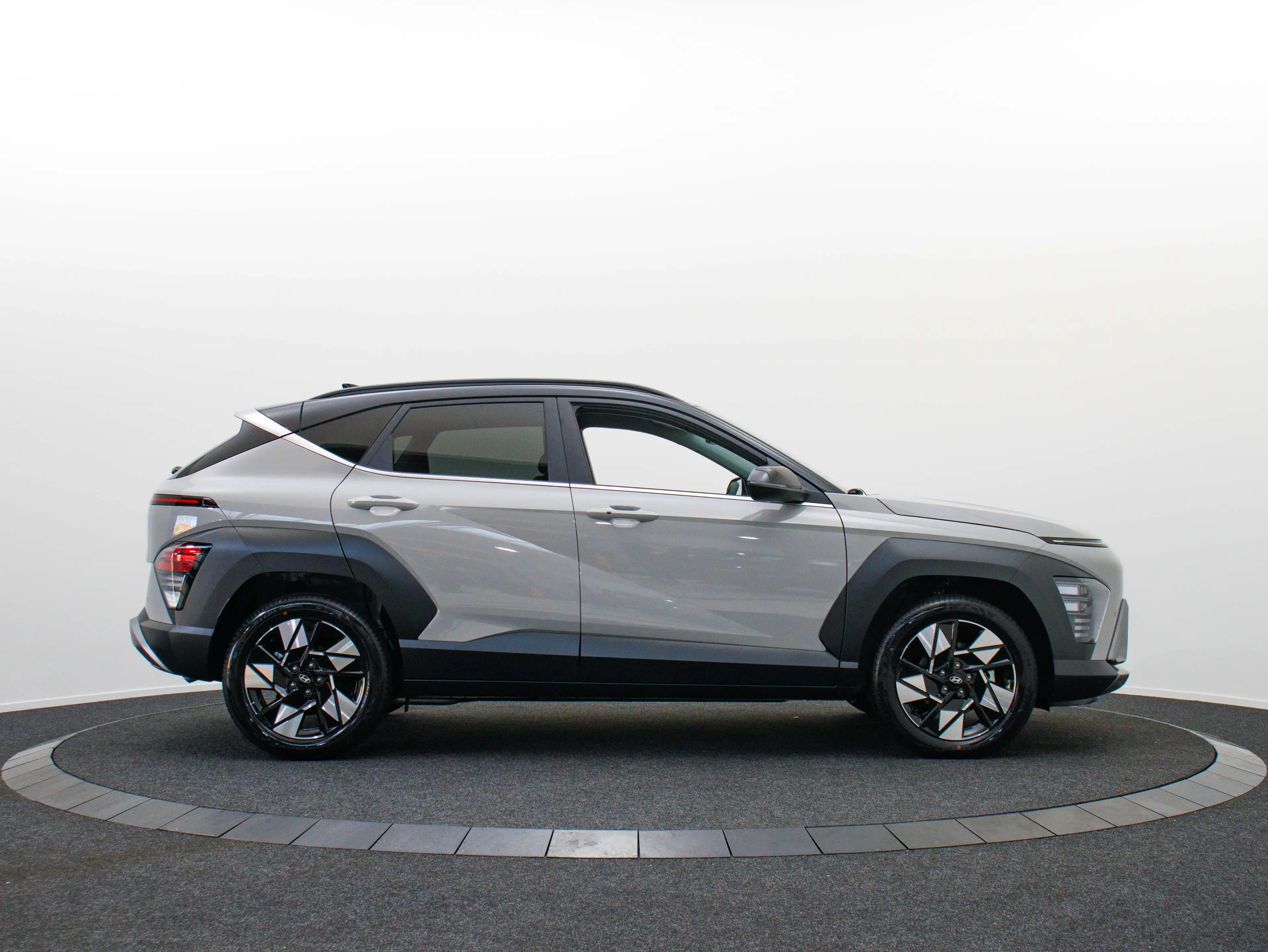 Hyundai KONA 1.6 GDI HEV Comfort Plus (Cyber Gray / Phantom Bla — photo 11