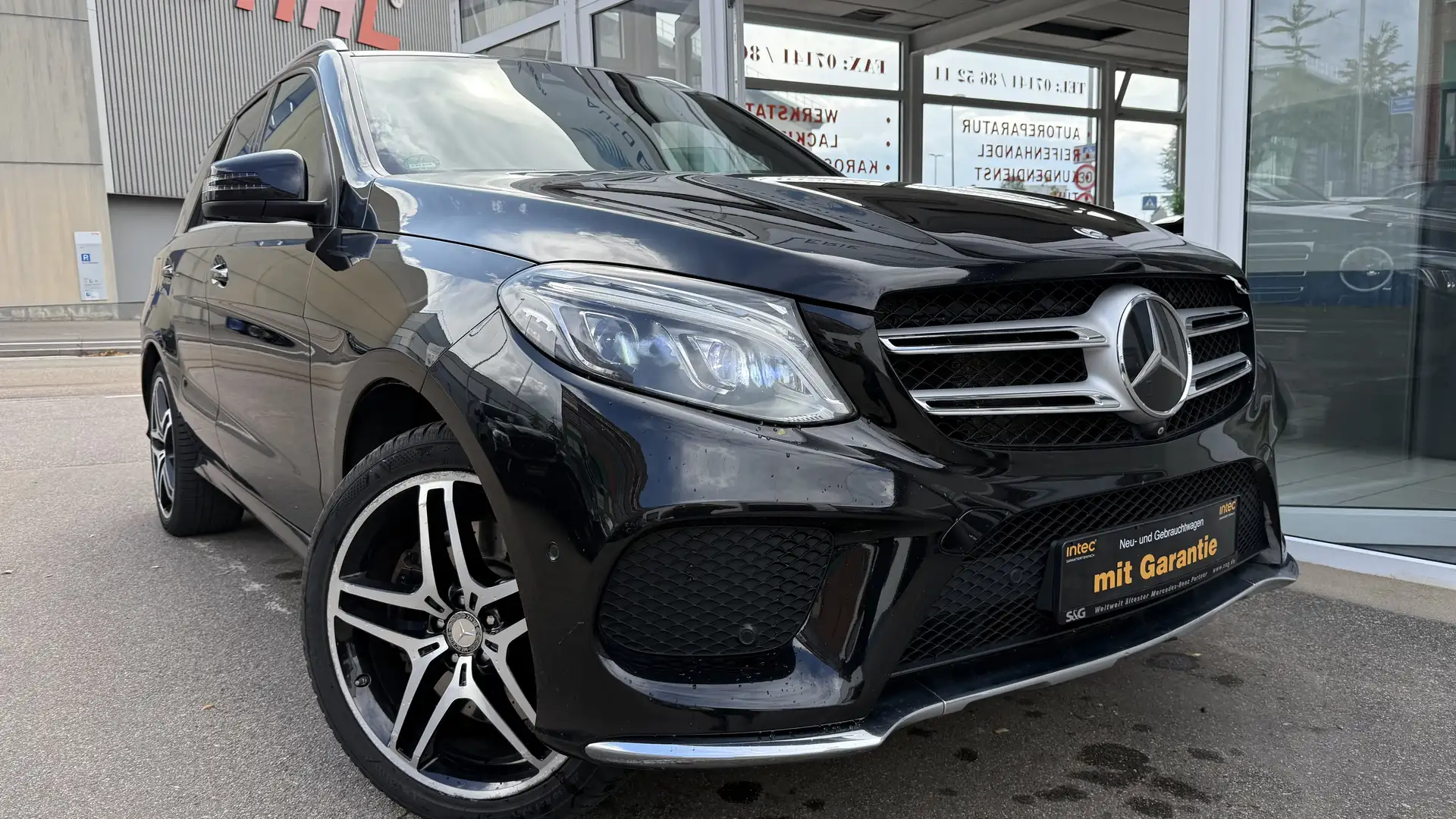 Mercedes-Benz GLE 400 4Matic AMG LINE 2.HD Head Up LEDER LED VOLL! Чёрный - 1
