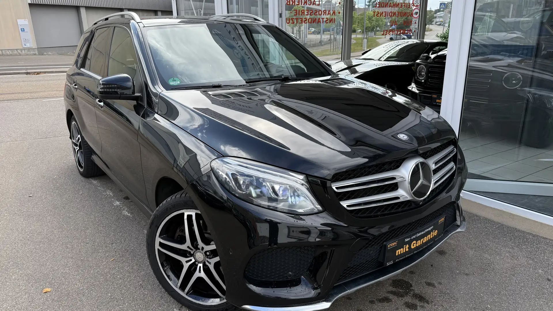 Mercedes-Benz GLE 400 4Matic AMG LINE 2.HD Head Up LEDER LED VOLL! Чёрный - 2