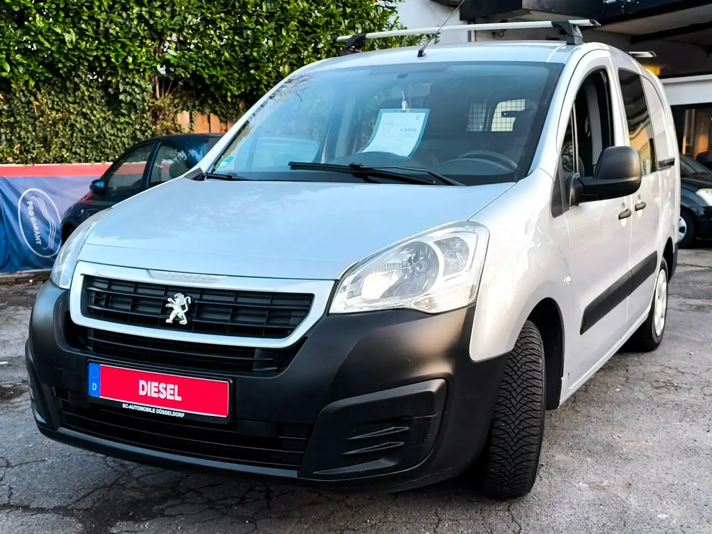 Peugeot Partner L2 1.6 HDi *DoKa/FlexCab*AHK*ZV*5-Sitzer* Silber - 1