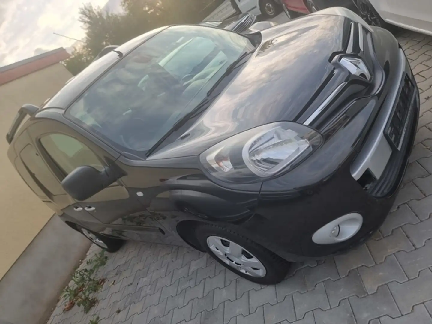Renault Kangoo 1.6 16V AUTOMATIK DE LUXE Schwarz - 1