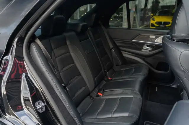 Mercedes-Benz GLE view 24