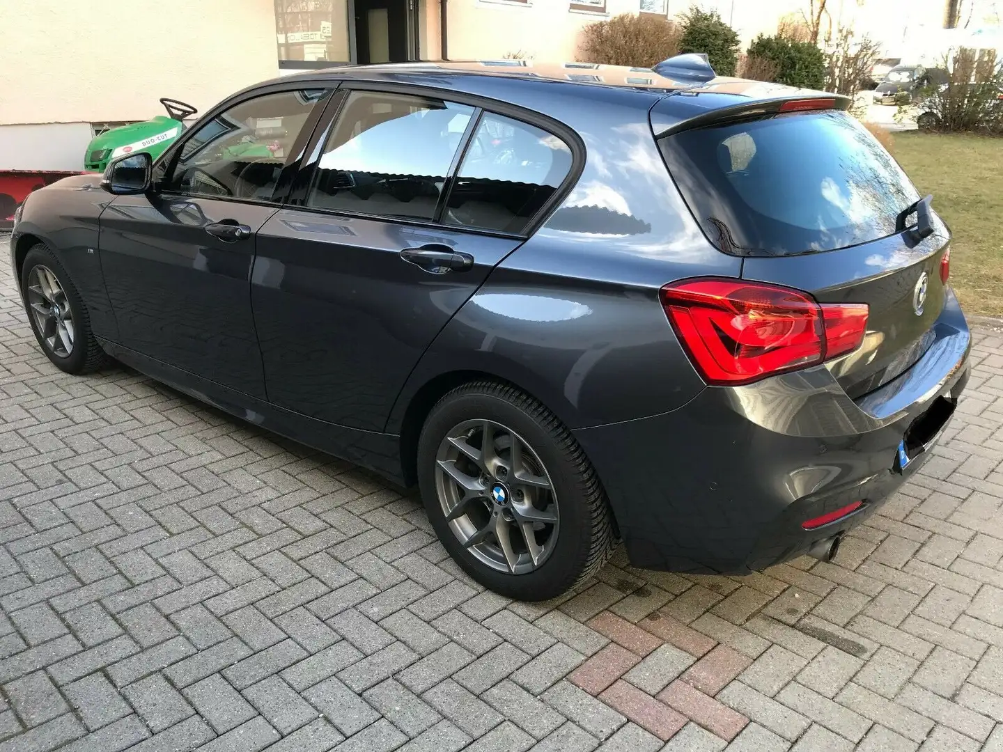 BMW 118 118i M Sport EZ: 2015 Grau - 2