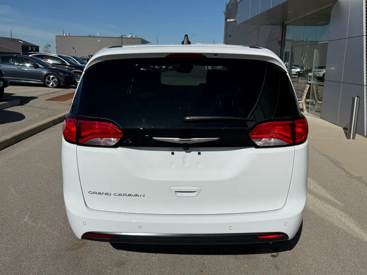 Chrysler Grand Caravan снимка Chrysler Grand Caravan