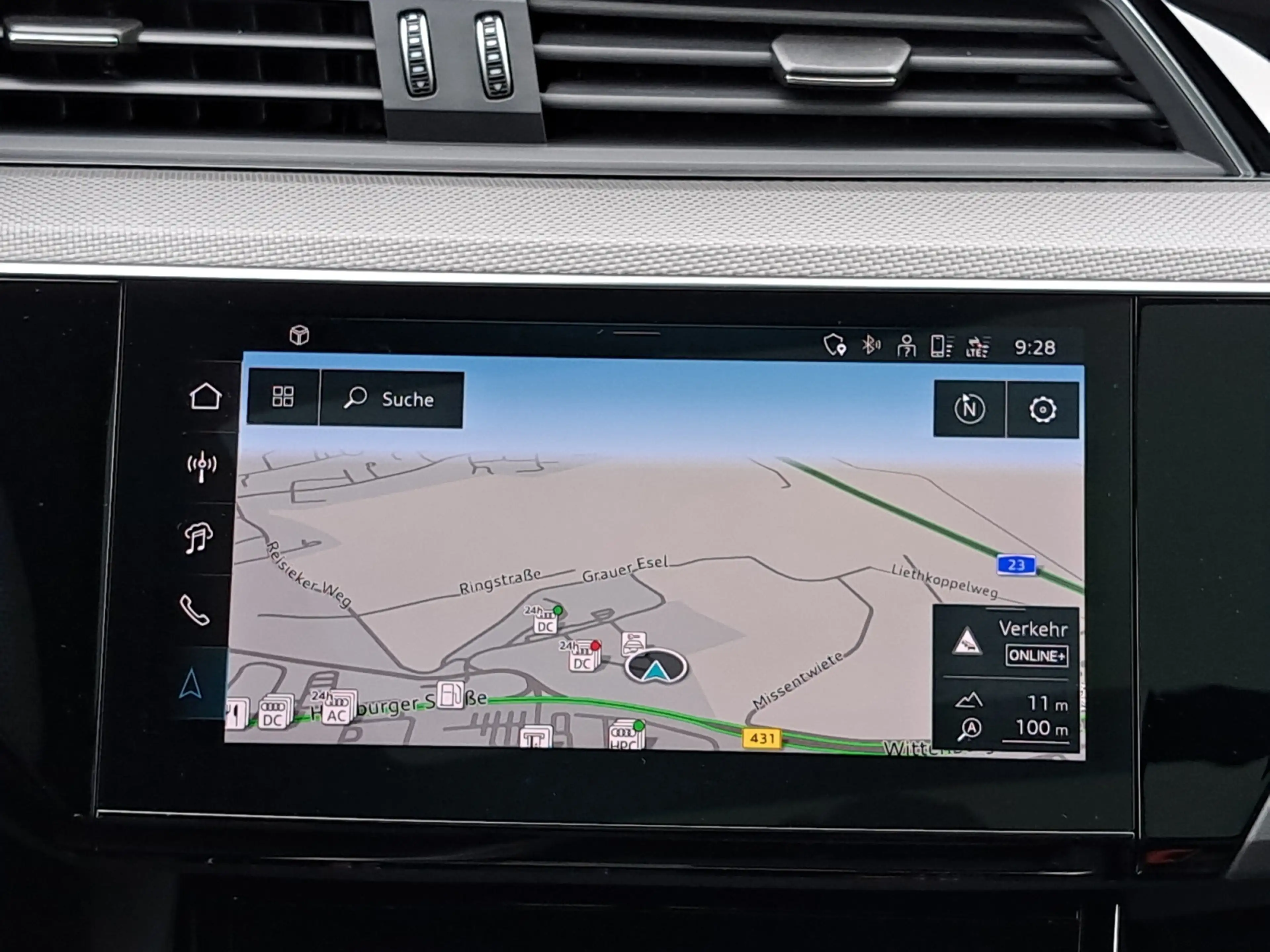 Audi Q8 e-tron 55 quattro S line PANO AHK NAV HEAD 21" AIR 4xKAM — photo 17
