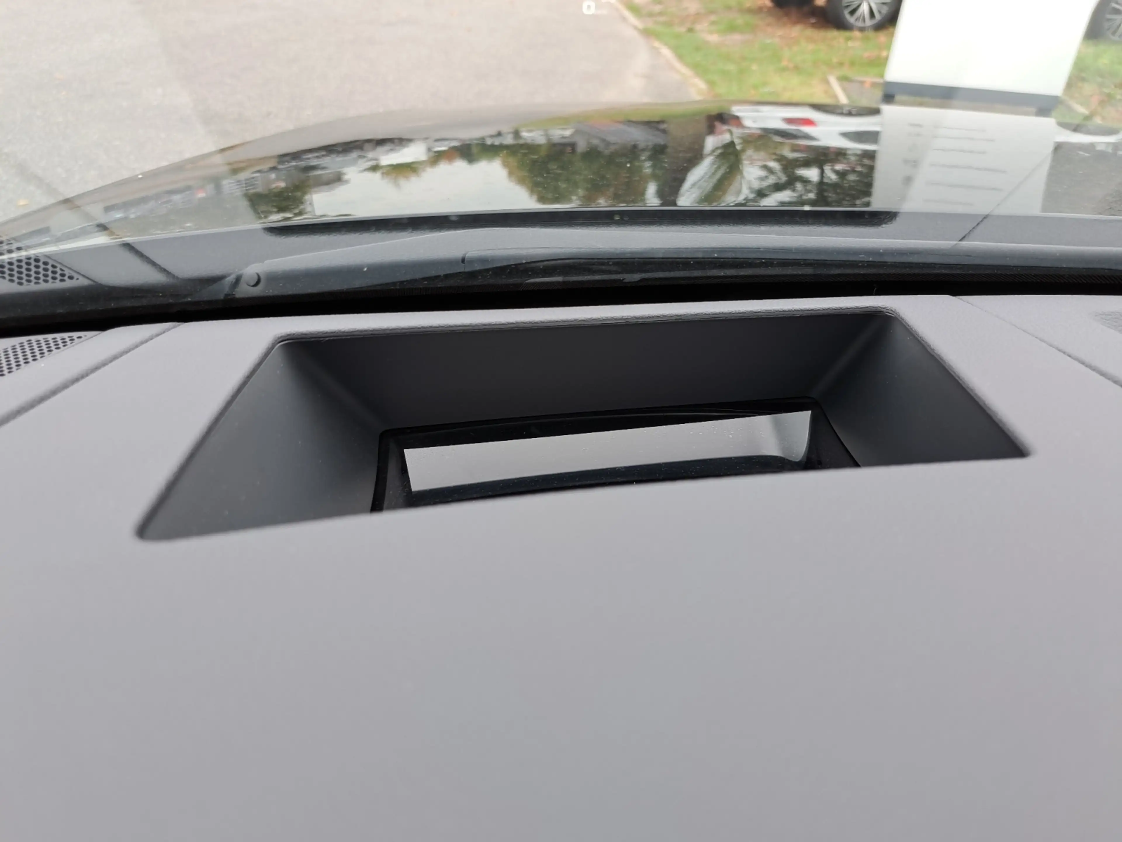 Audi Q8 e-tron 55 quattro S line PANO AHK NAV HEAD 21" AIR 4xKAM — photo 25