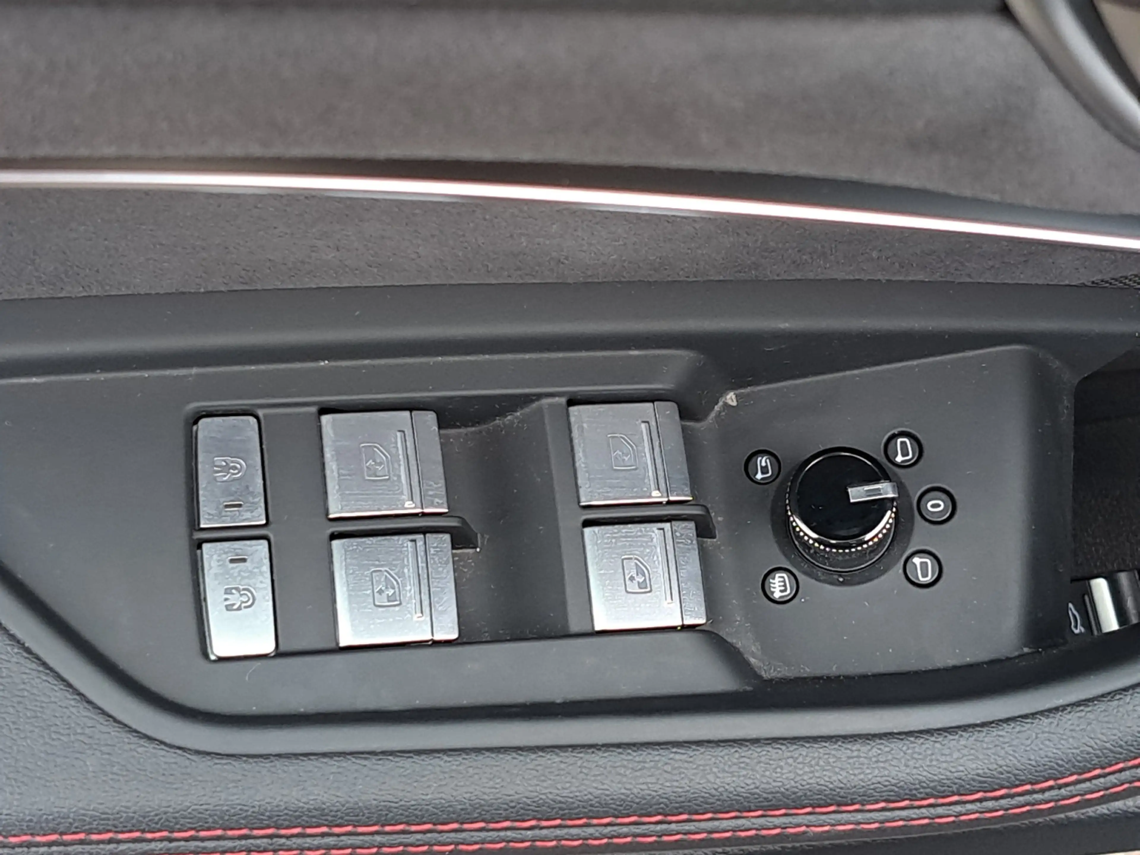 Audi Q8 e-tron 55 quattro S line PANO AHK NAV HEAD 21" AIR 4xKAM — photo 13