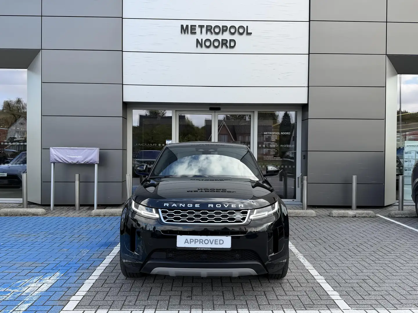 Land Rover Range Rover Evoque P300e S Zwart - 2